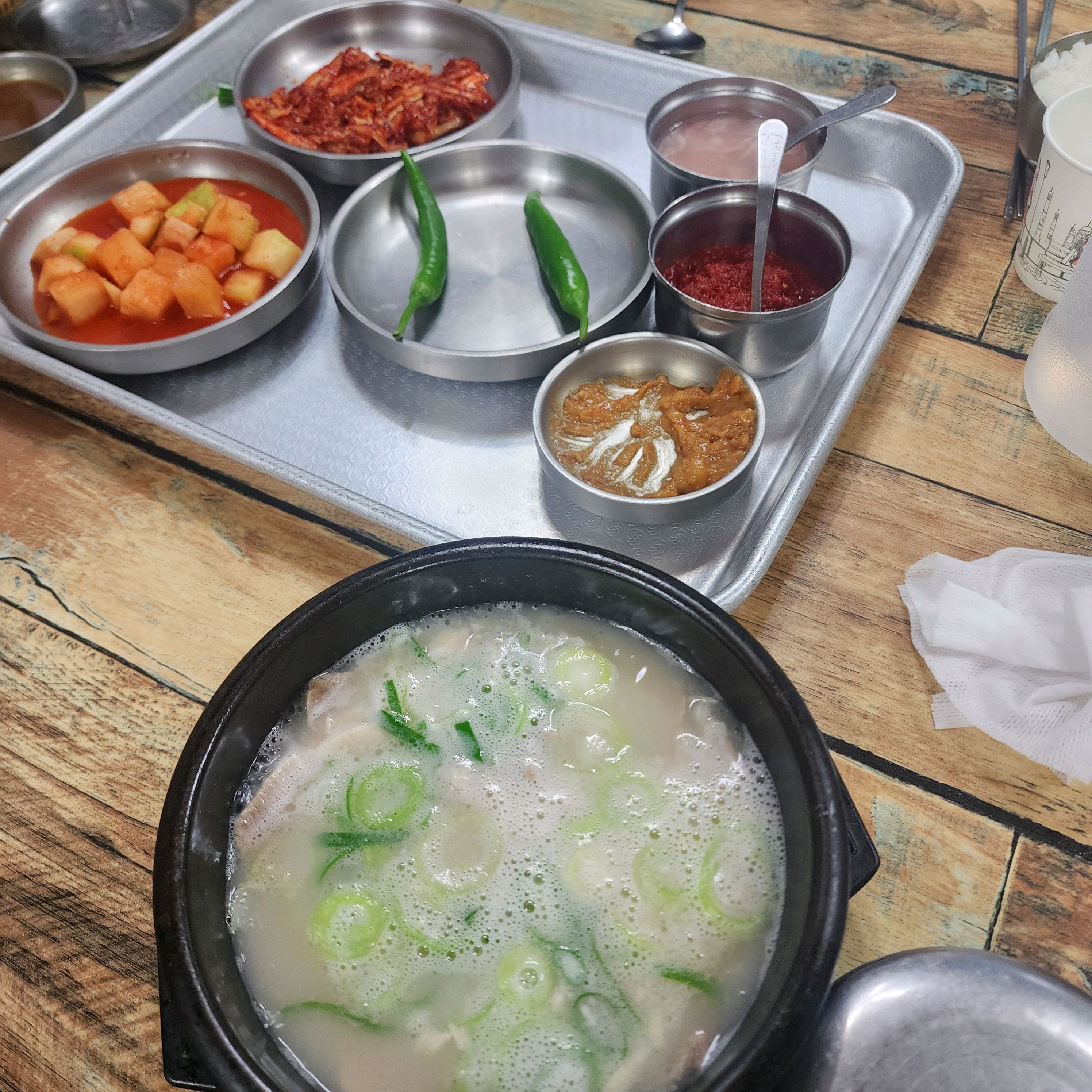 다 맛있음!강추 - 대구 맛집 시골돼지국밥