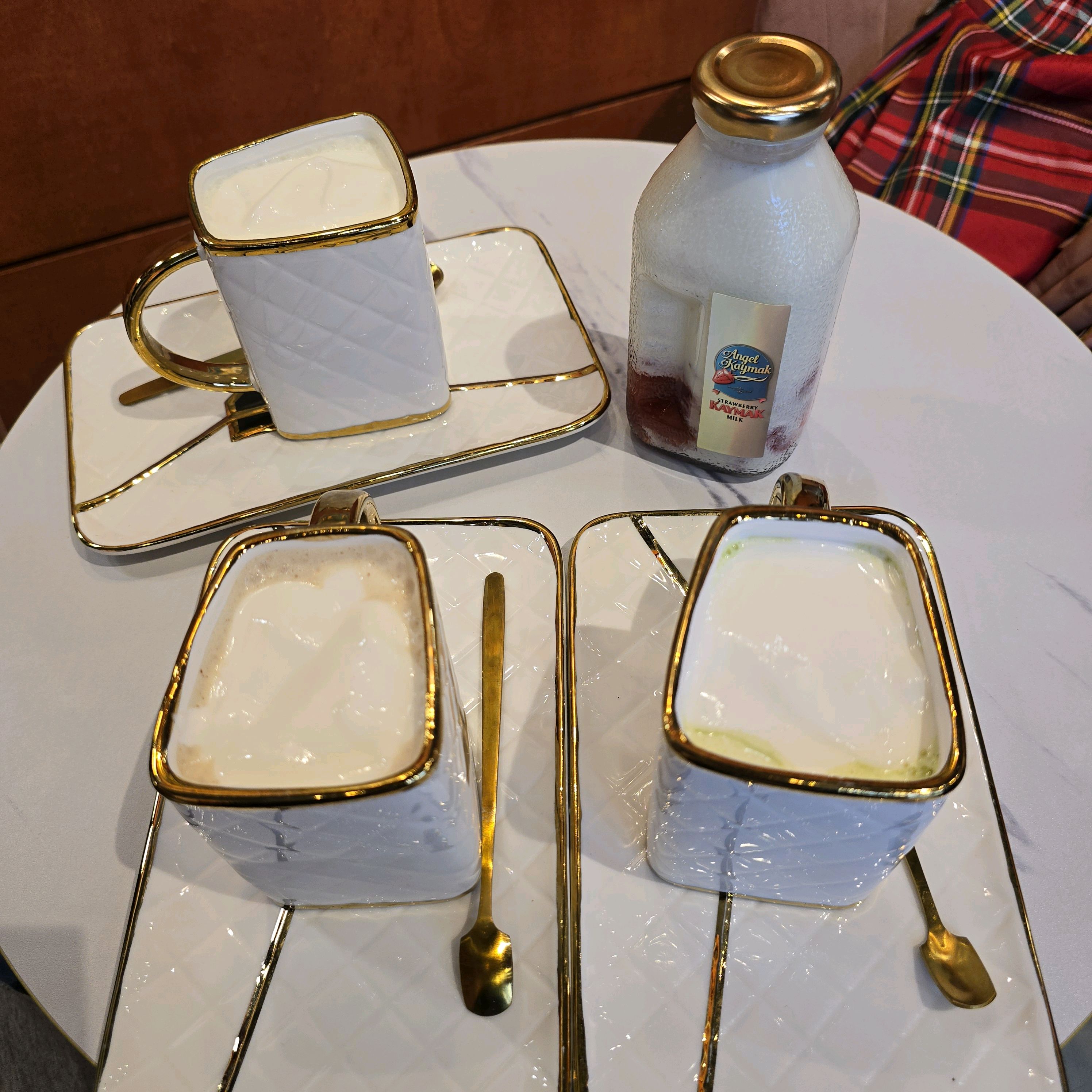 카이막으로 라떼를 만들 수 있다는 게 너무 놀랍네요~ 달달하면서도 진한 맛이 너무 좋았어요