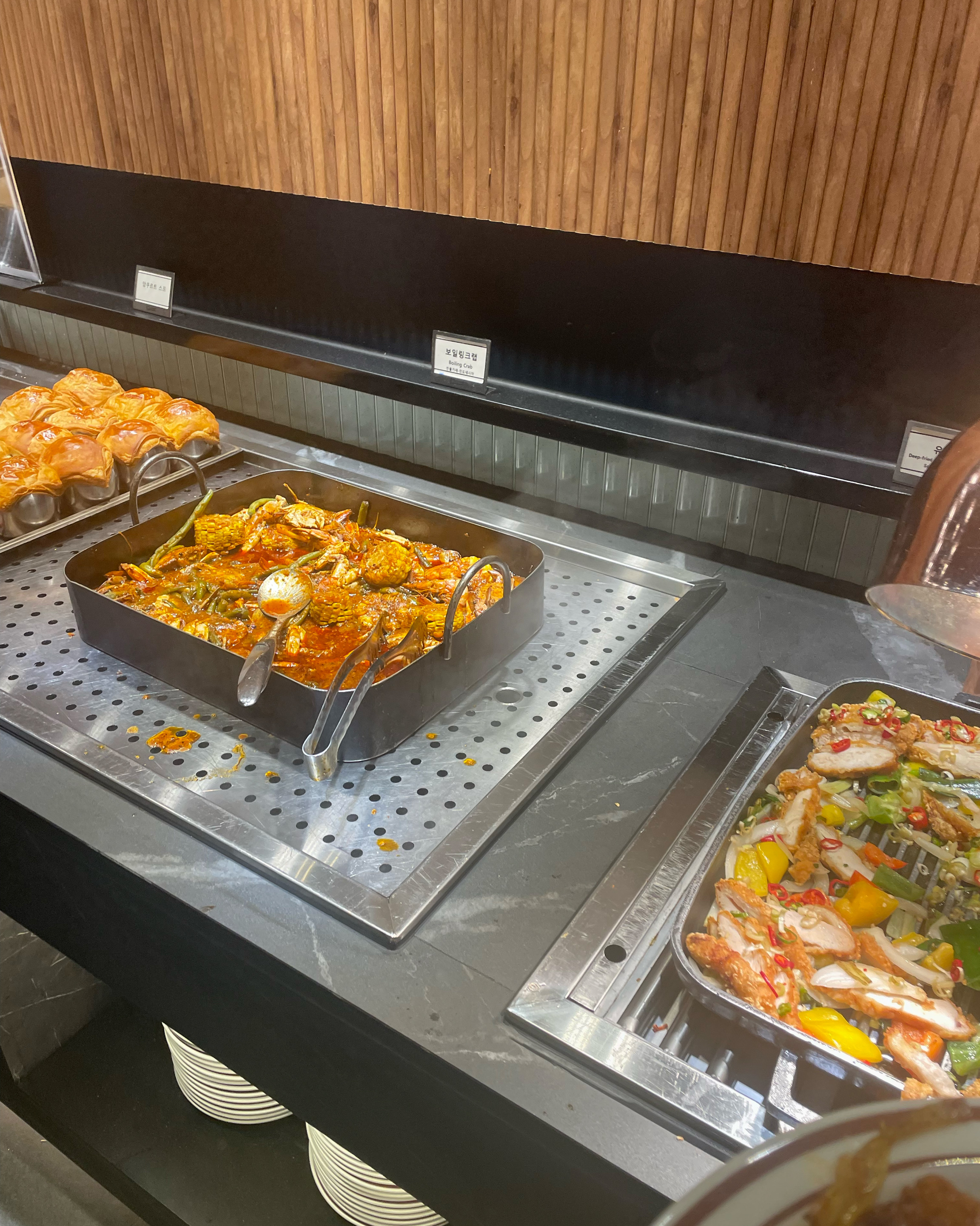 초밥 다양하게 있음 - 신대방 맛집 고메스퀘어 신대방점