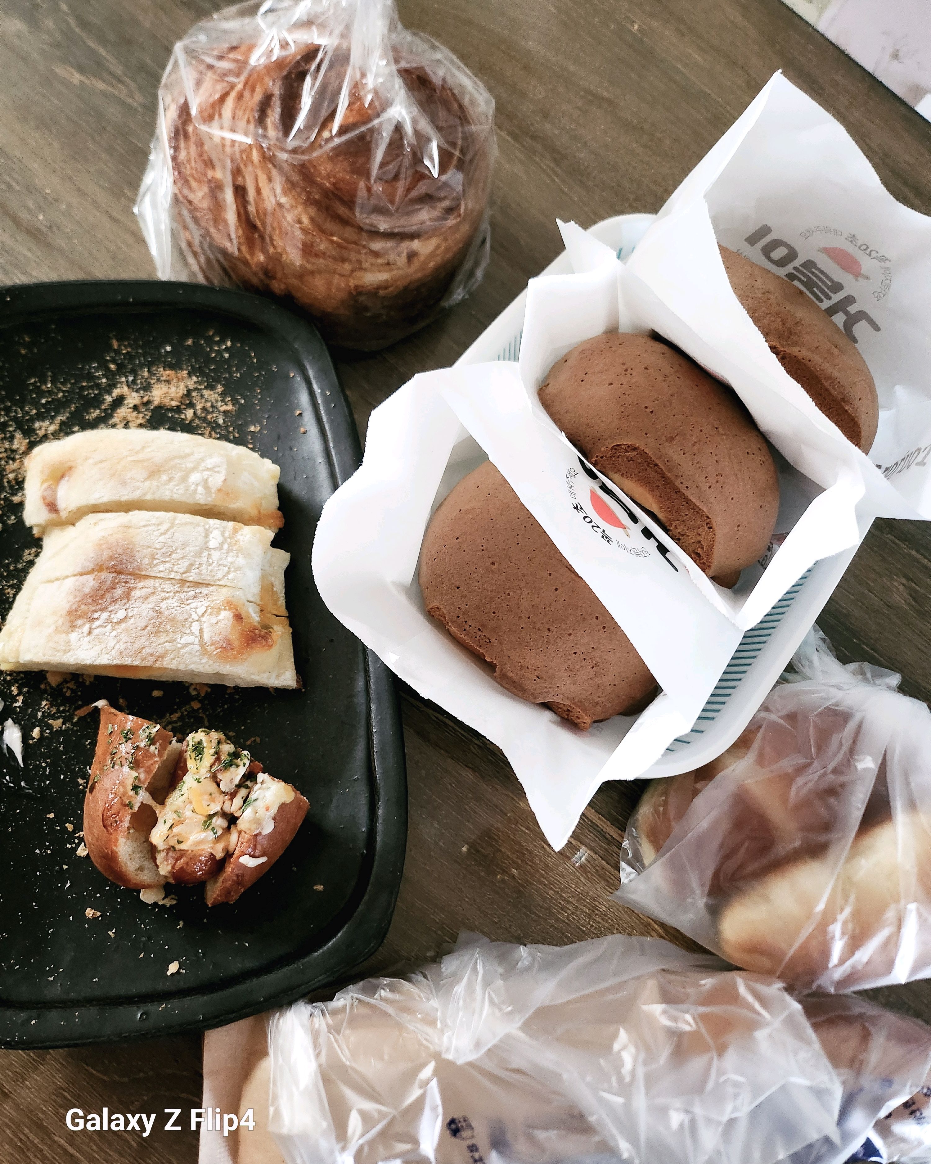 손님이 많아서 구매후 집에서 먹었는데 더 사올껄 후회했어요 - 불당동 맛집 뚜쥬루과자점 거북이점