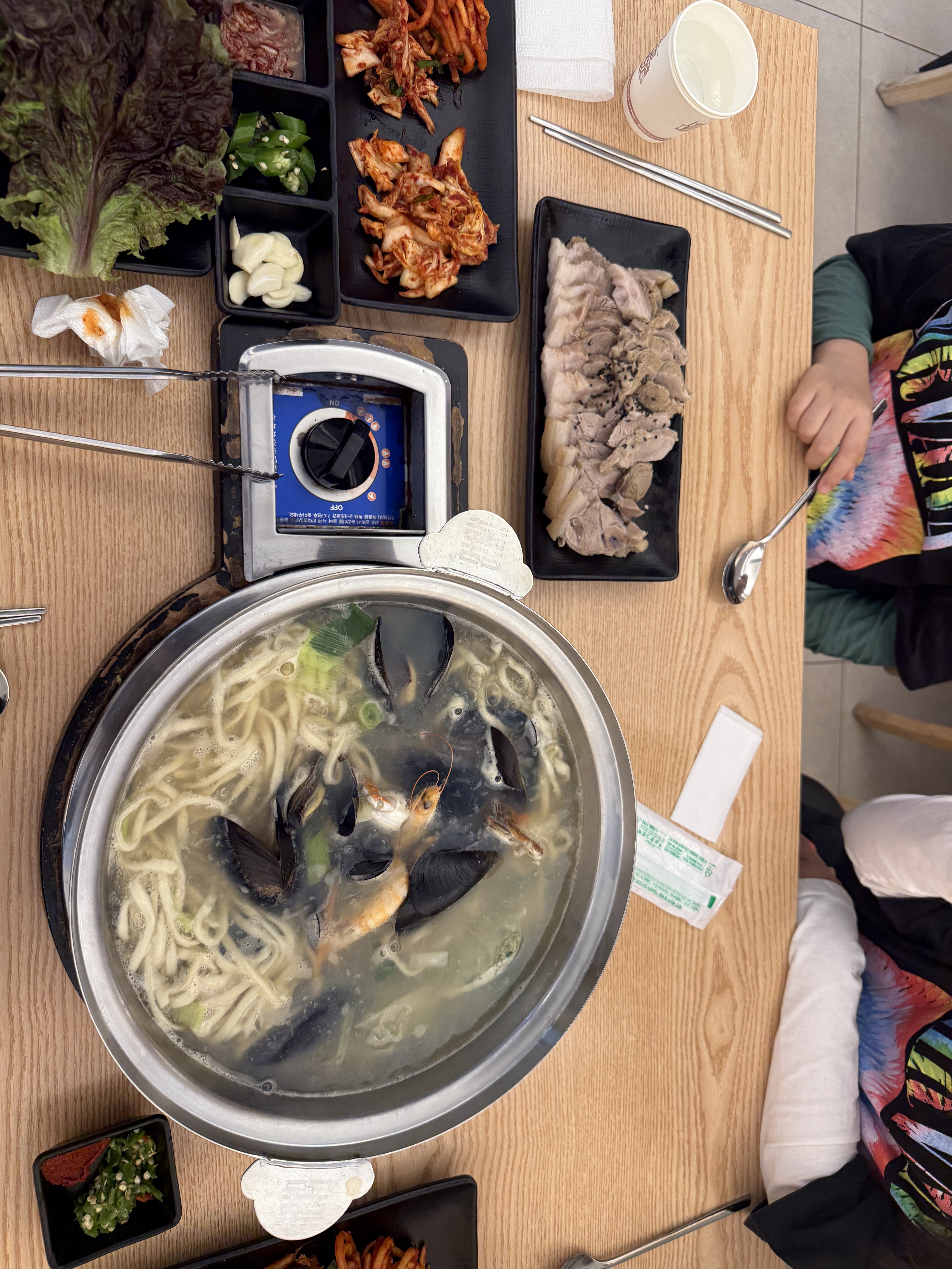 아이들이 수육도 해물칼국소도 좋아합니다 - 불당동 맛집 궁전해물칼국수 천안불당점