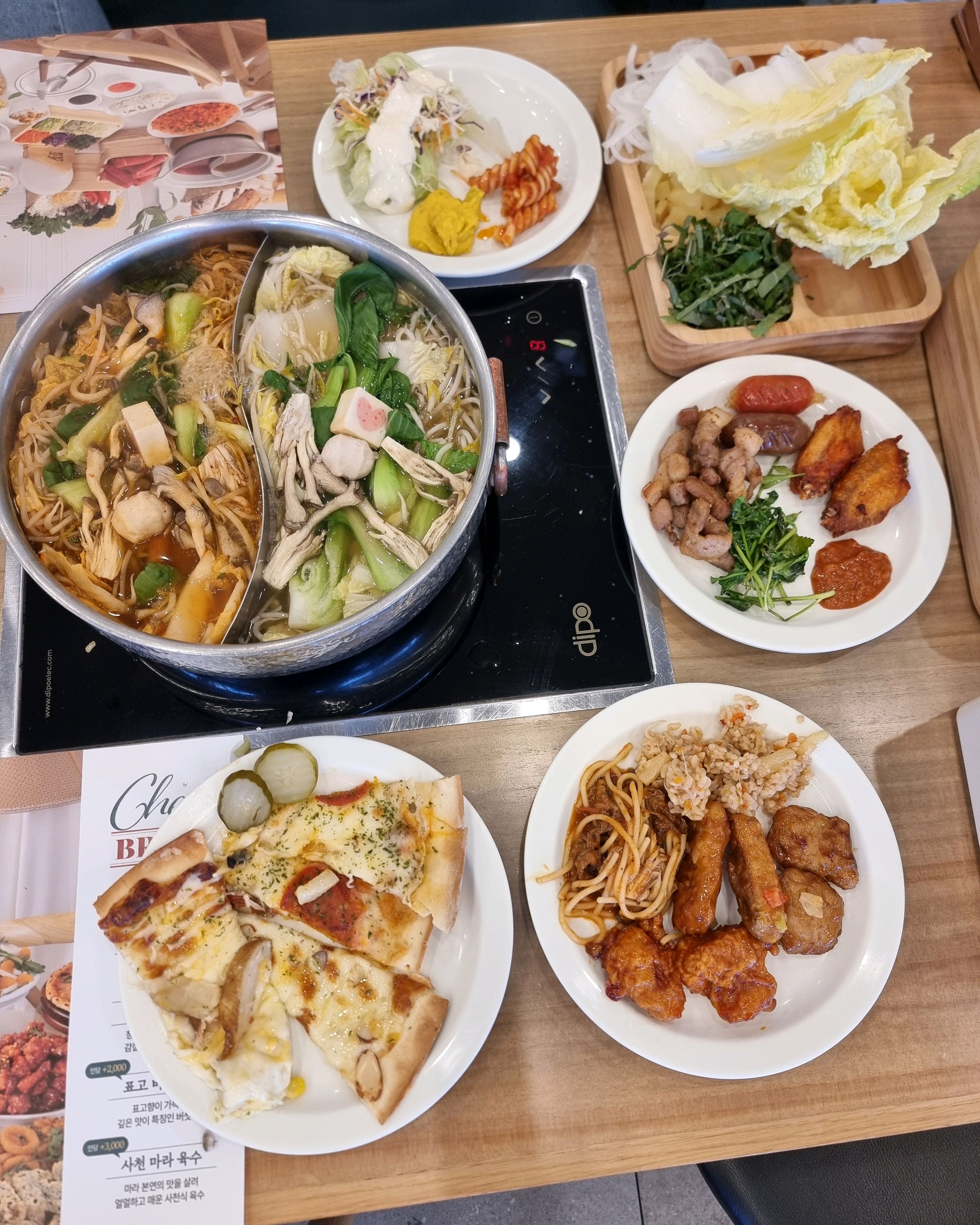 뷔페 못지 않게 샤브샤브 무한리필 집 중 메뉴가 가장 많지 않나 라 생각합니다 사이드 메뉴
