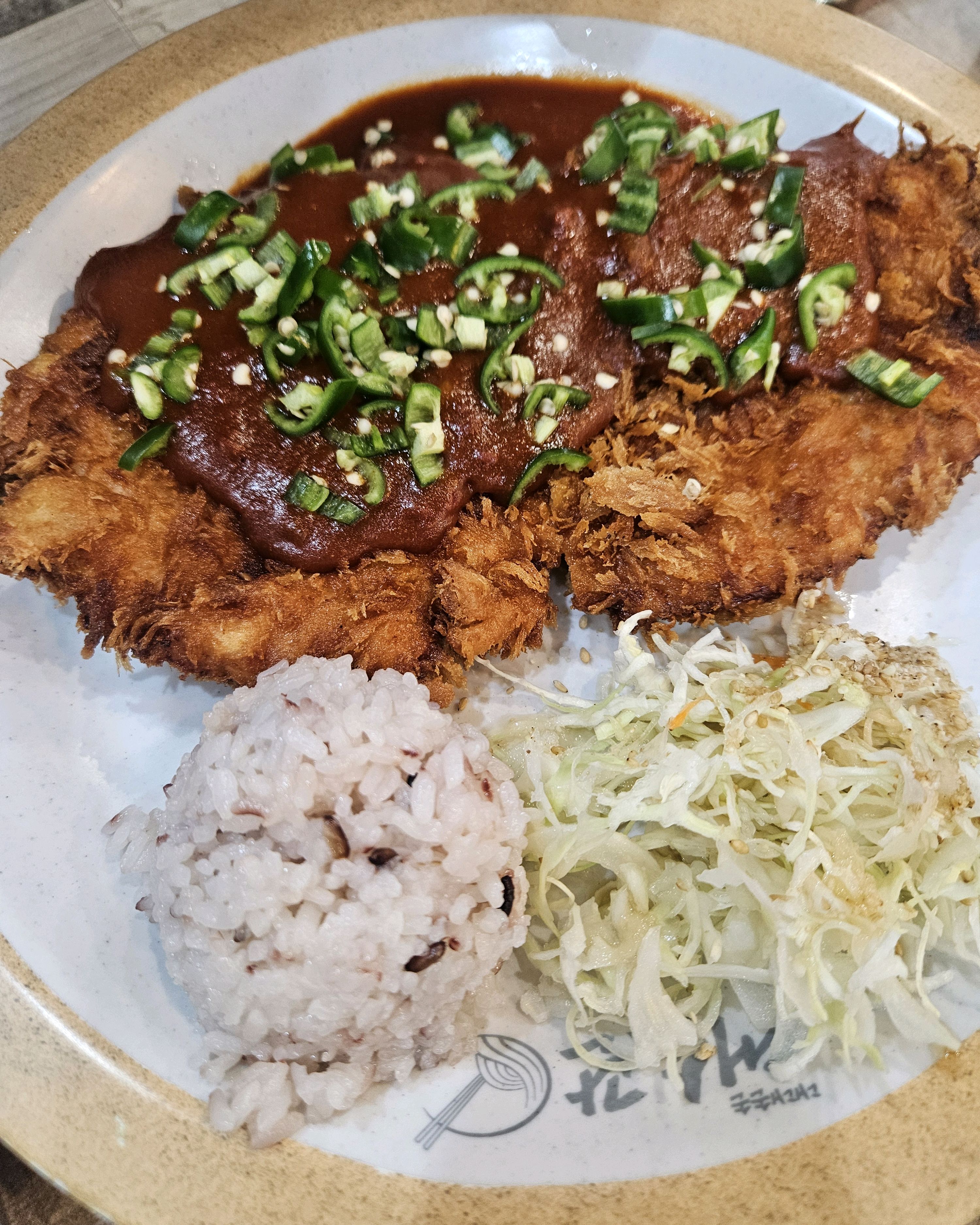 어린이날인데 아이가 대손관 돈가스 먹고싶대서 왔어요^^ 치즈돈가스 안먹는 우리아이 입맛엔