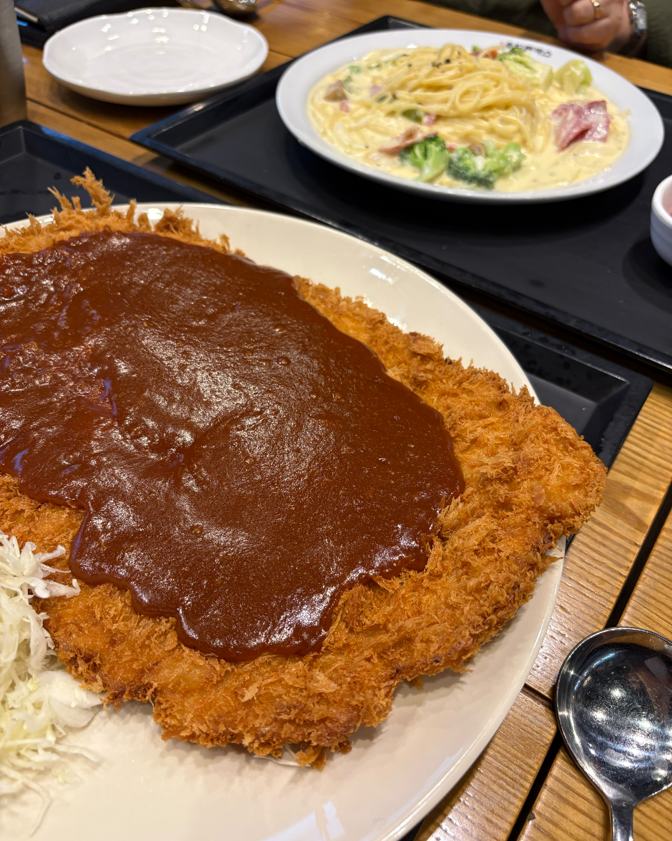 오랜만에 부모님과 외식했어요~ 양도 많고 맛있네요! - 검단 맛집 홍익돈까스 검단점