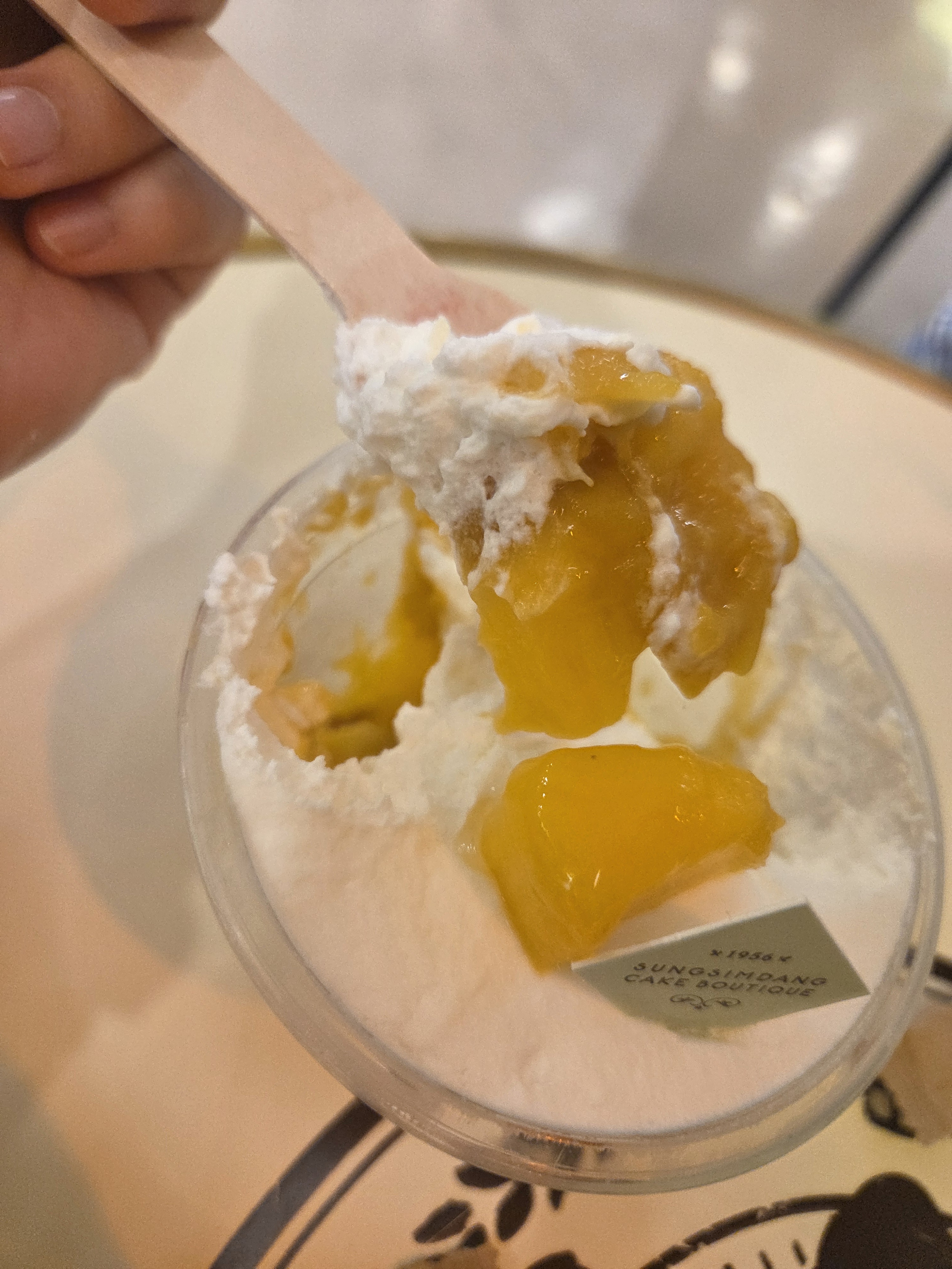 사람이 엄청 많아요 ㅎㅎㅎ - 대전 맛집 성심당 롯데백화점 대전점