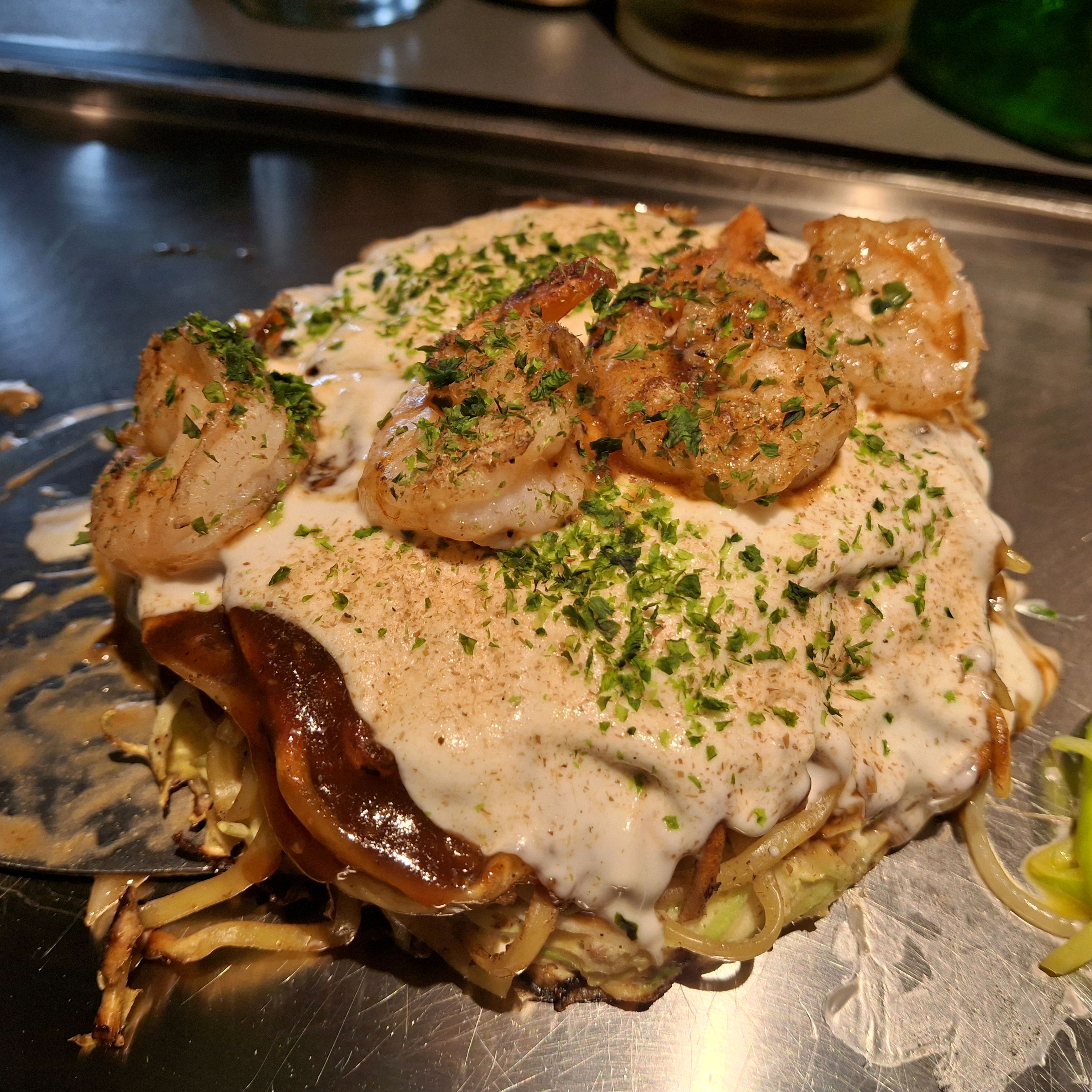 망원시장 구경왔다가 오코노미야끼 유명한 곳이라 와봤어요~ 역시 오픈전부터 대기했다가 들어갔