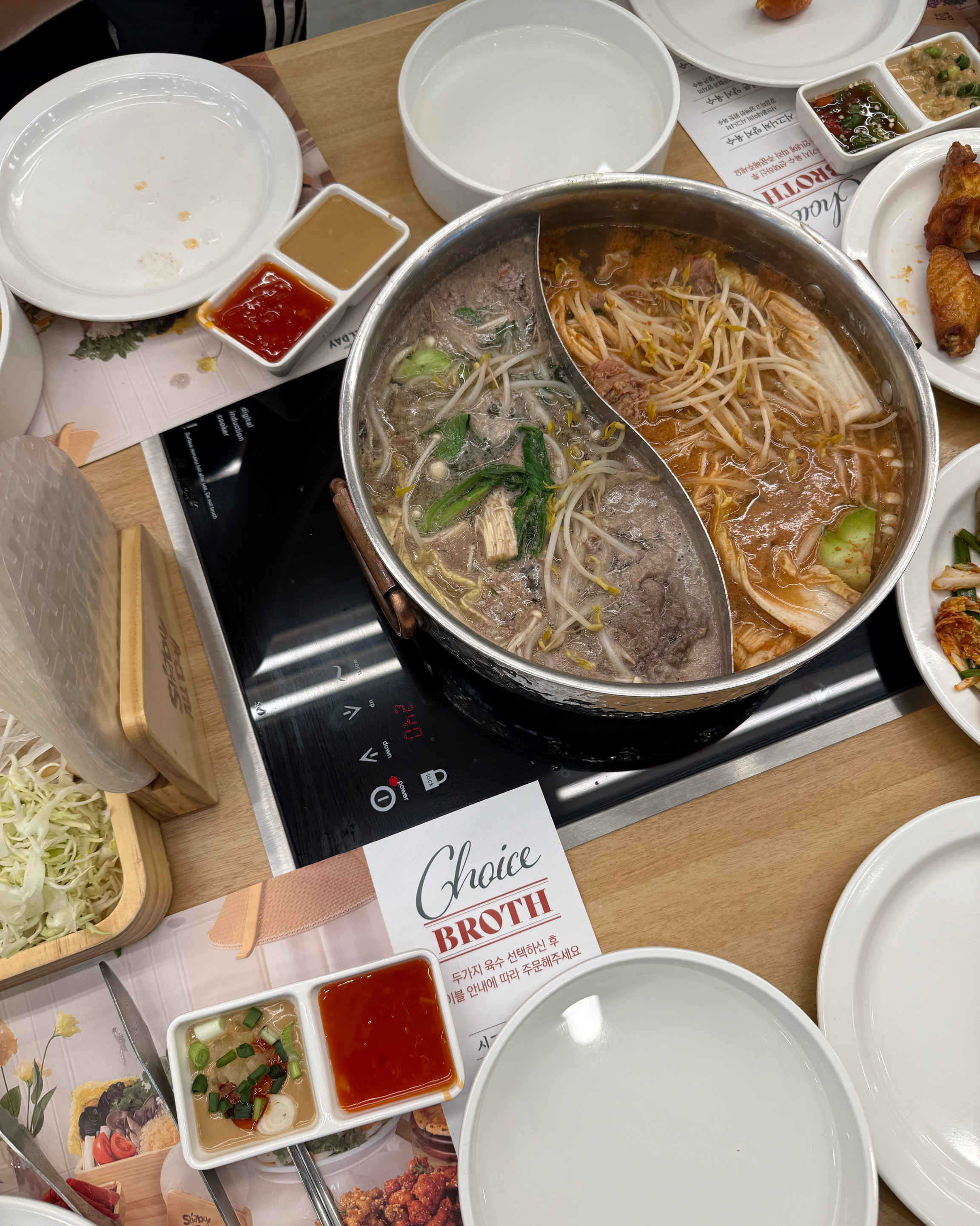 가족 단위로 오기 좋은 곳 같고 음식 종류도 다양하고 맛있게 잘 먹었습니당😀 - 평택 송탄 맛집 샤브올데이 평택신장점