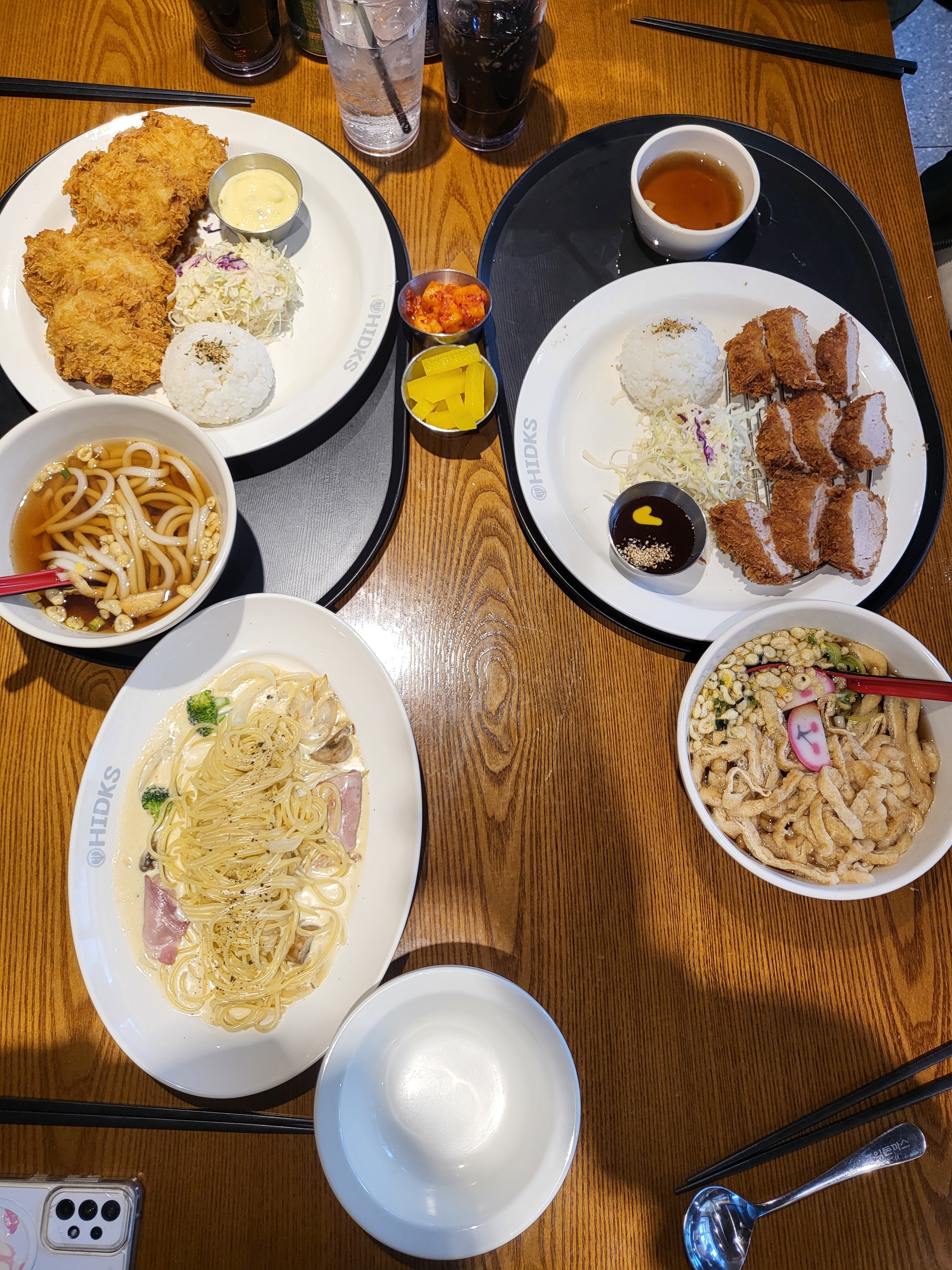 어린이날을 맞이해서 가족들과 홍익돈까스 먹으러 왔어요~~ 맛도 좋고 친절하셨어요 - 성수 맛집 홍익돈까스 성수직영점