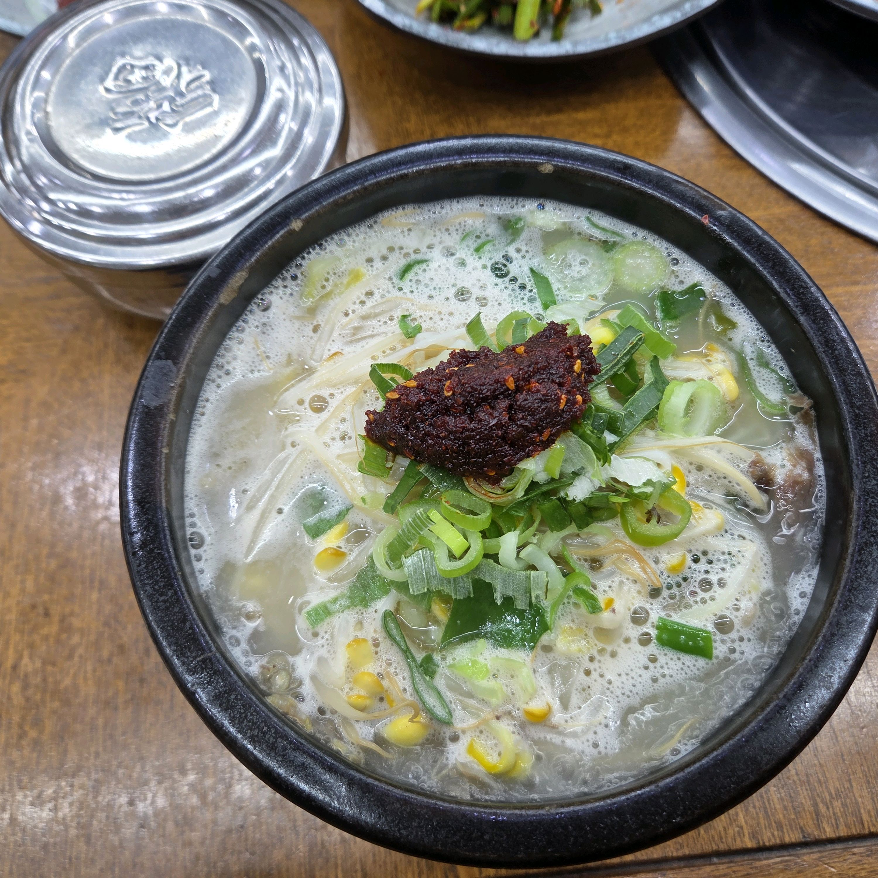 제주공항근처 맛집으로 지인이 추천해줘서  왔는데 해장국이 너무너무 제스타일이었어요! 잘먹고