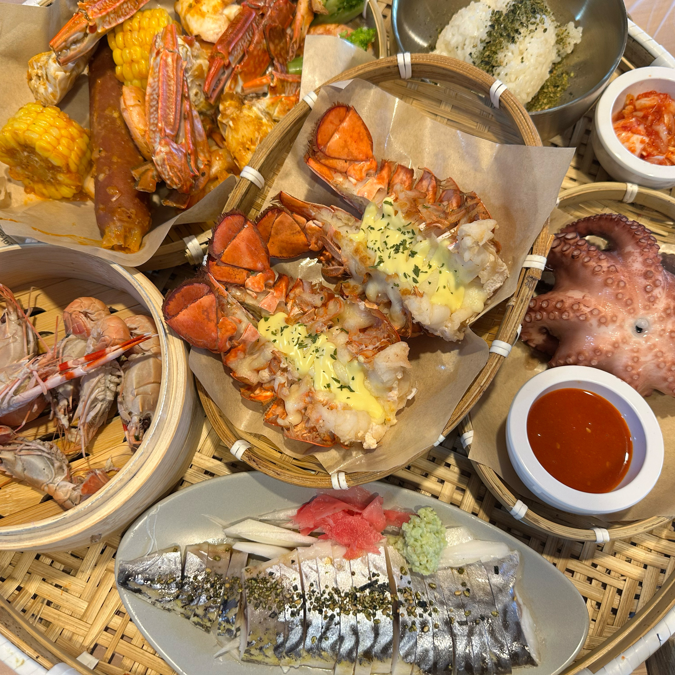 제주도에서 데이트로 먹기 좋은 메뉴가 있어서 좋고 맛도 좋아요!! 매장도 깨끗하고 다들 친