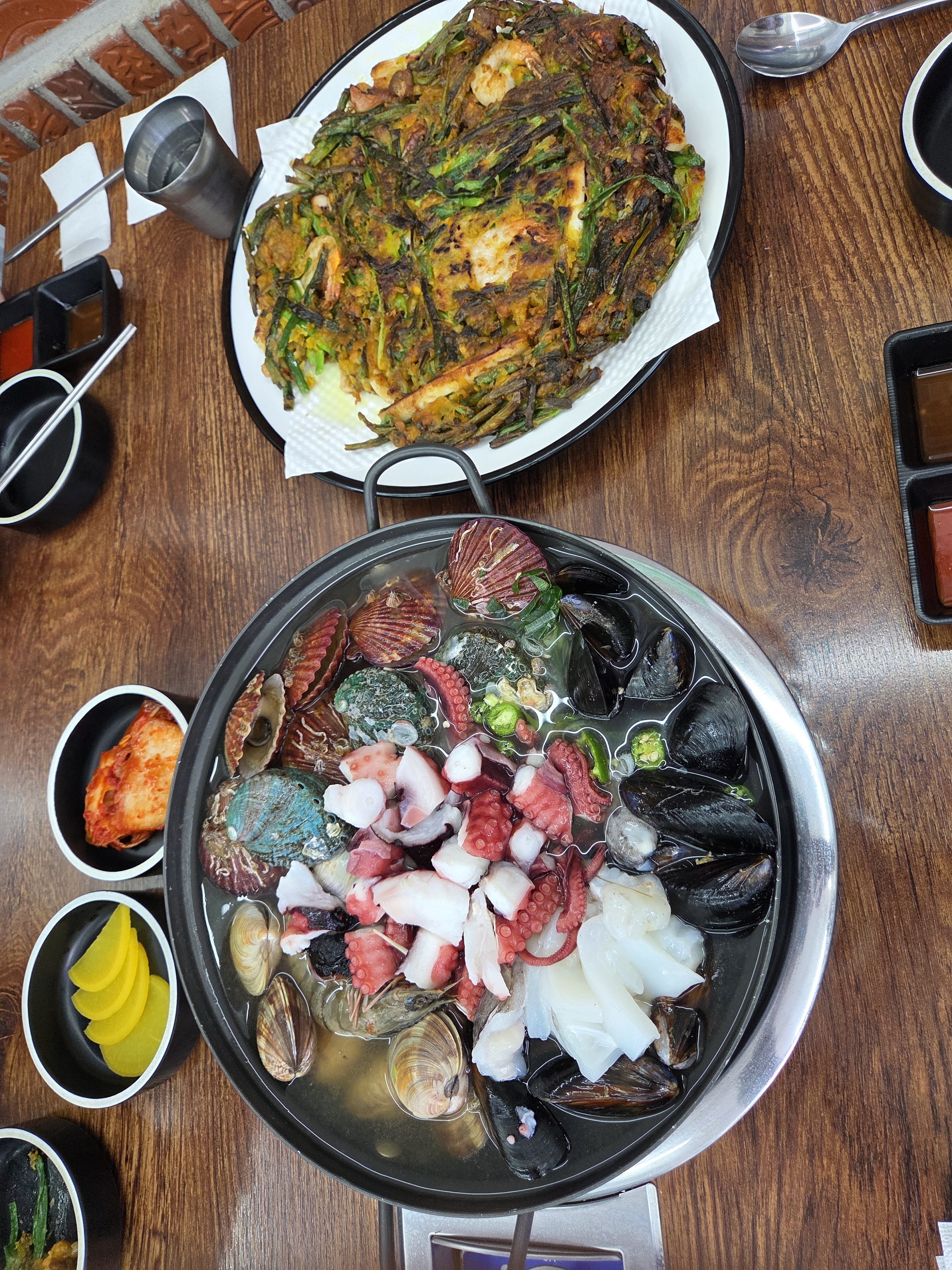 파전은 바삭바삭 ^^ 두툼하고 맛있어요 - 부산기장 삼색식당 기장 본점