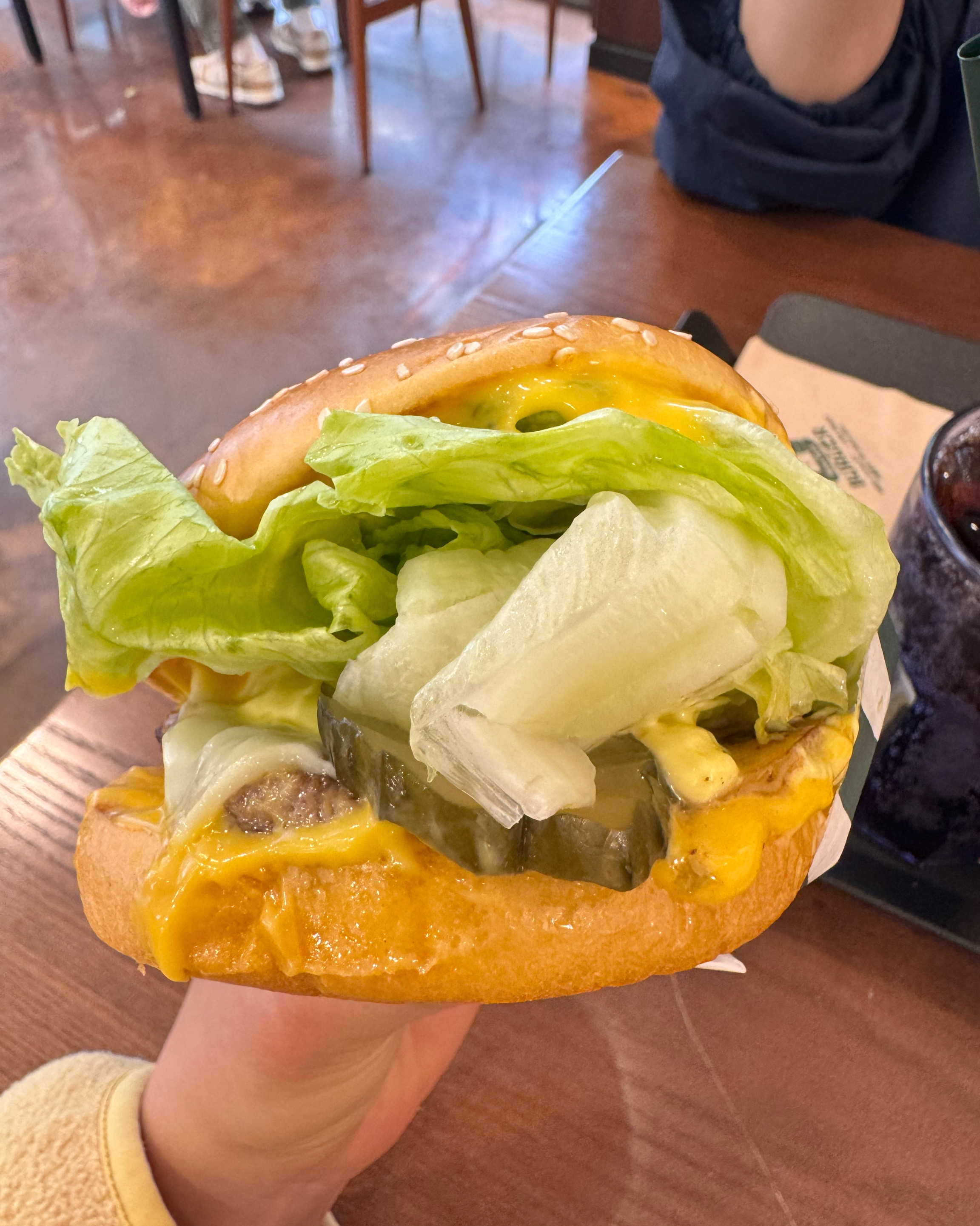 집근처라 햄버거 먹고싶을때 종종 오는데 정말 맛있어요! 프랜차이즈랑 가격차이도 많이 안나는