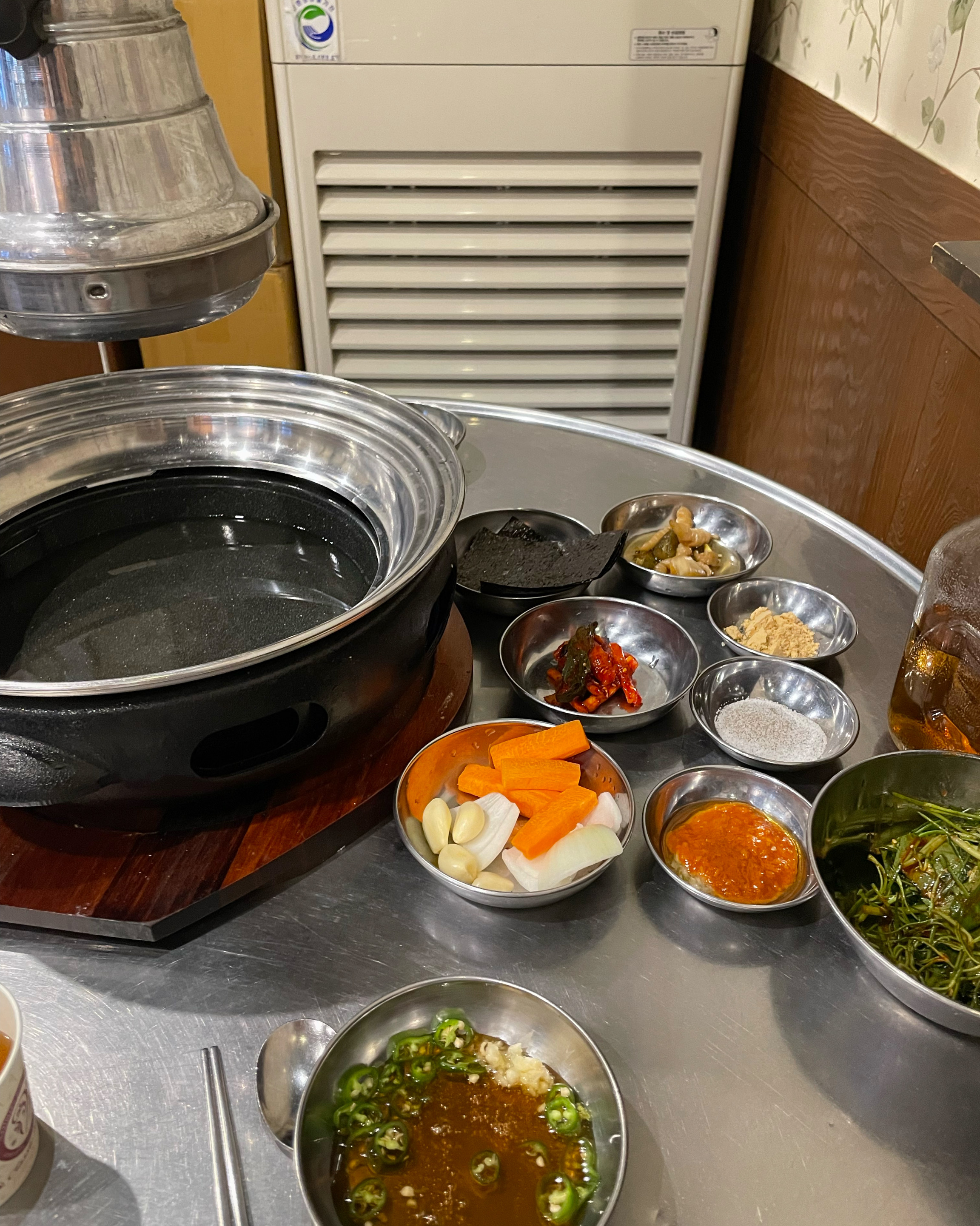 기본반찬도 잘 나오고 자주 이용하는 맛집이라 믿고 먹습니다아아👐🏻 - 불당동 맛집 인정집 숯불곱창