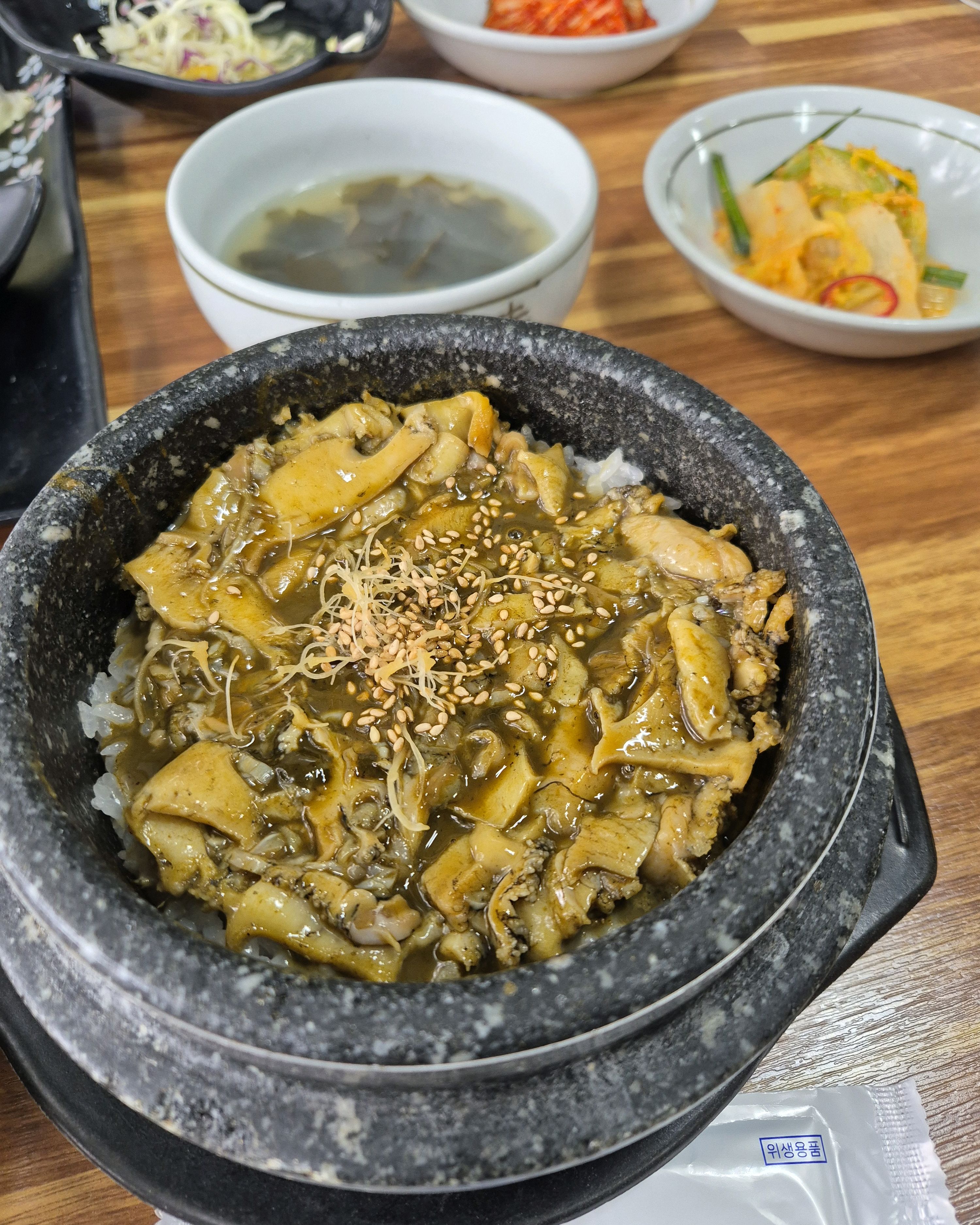 성산에서 중문까지 1시 30분 걸리면서 먹었는데 너무 맛있구 밥까지 싹싹 긁어서 먹었습니다