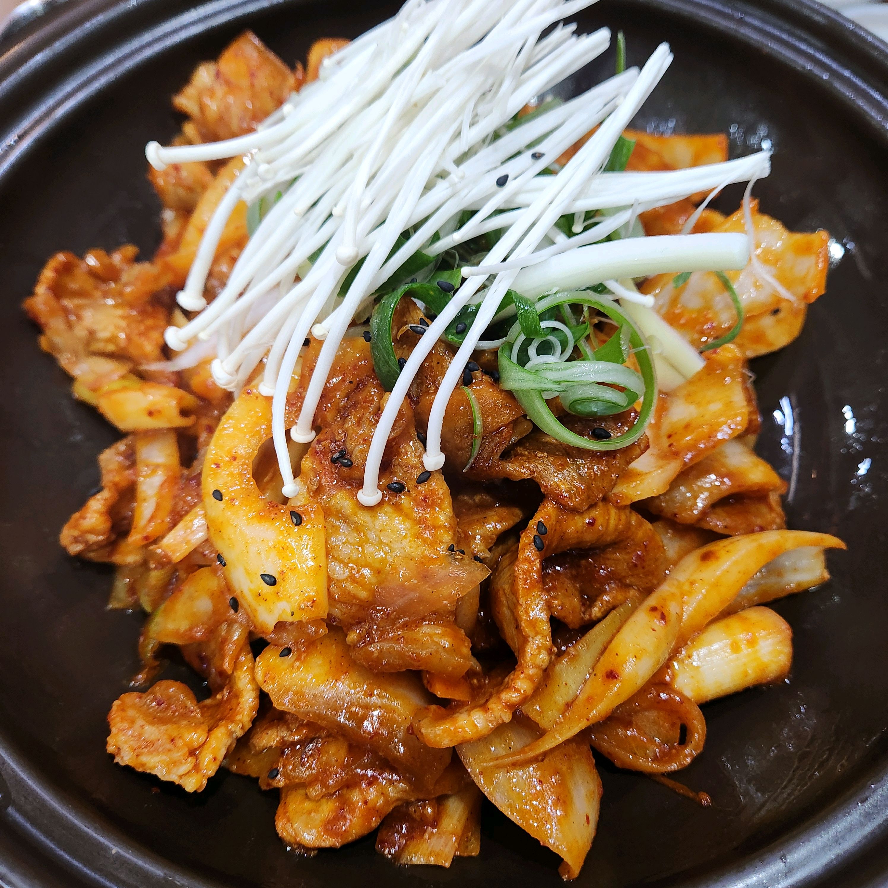 주변에서 여기가라고 해서 왔는데 너무 만족하며 먹었습니다. 다들 가보세요~~ - 제주 맛집 바다속고등어쌈밥 제주애월본점