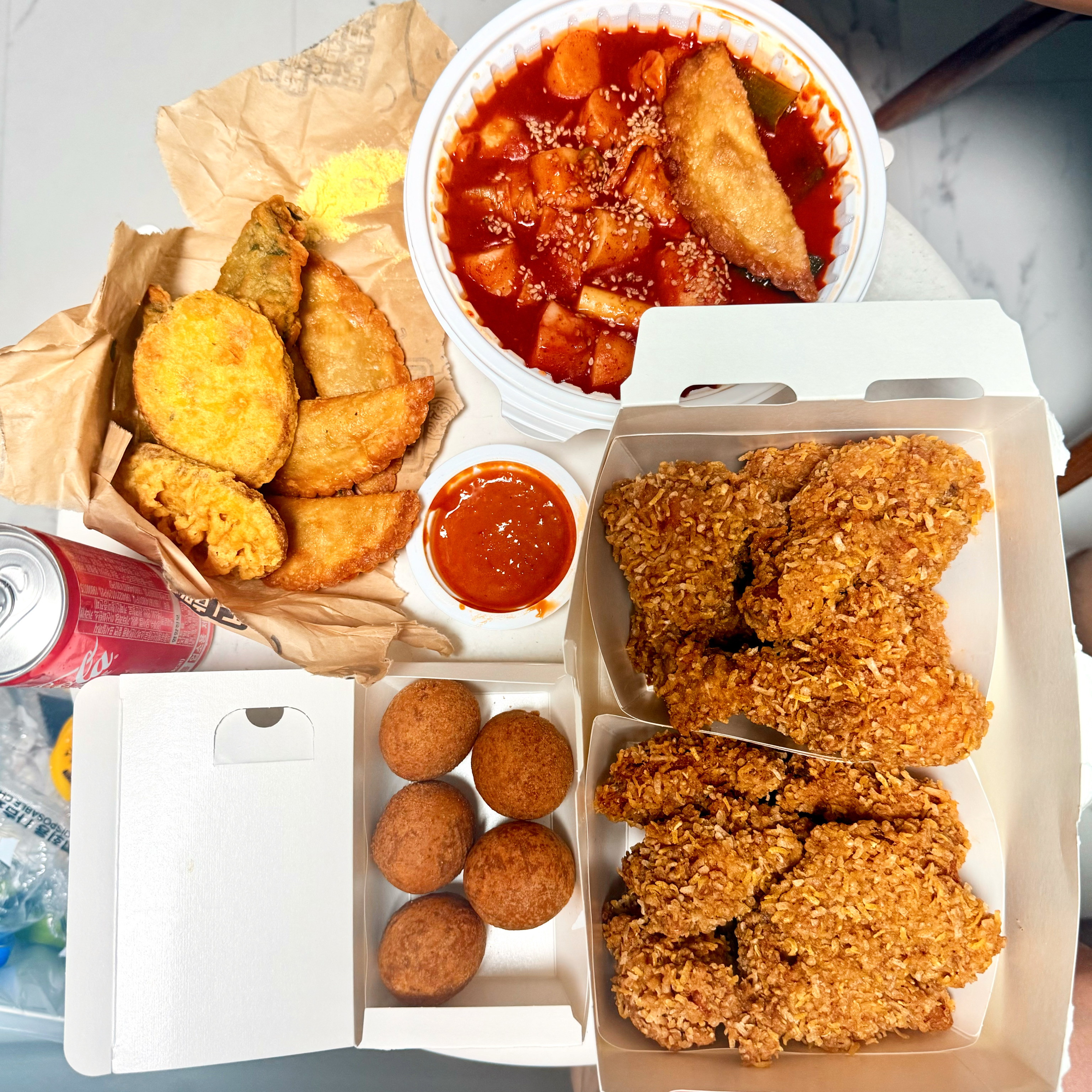 BHC치킨 속초동명점 7
