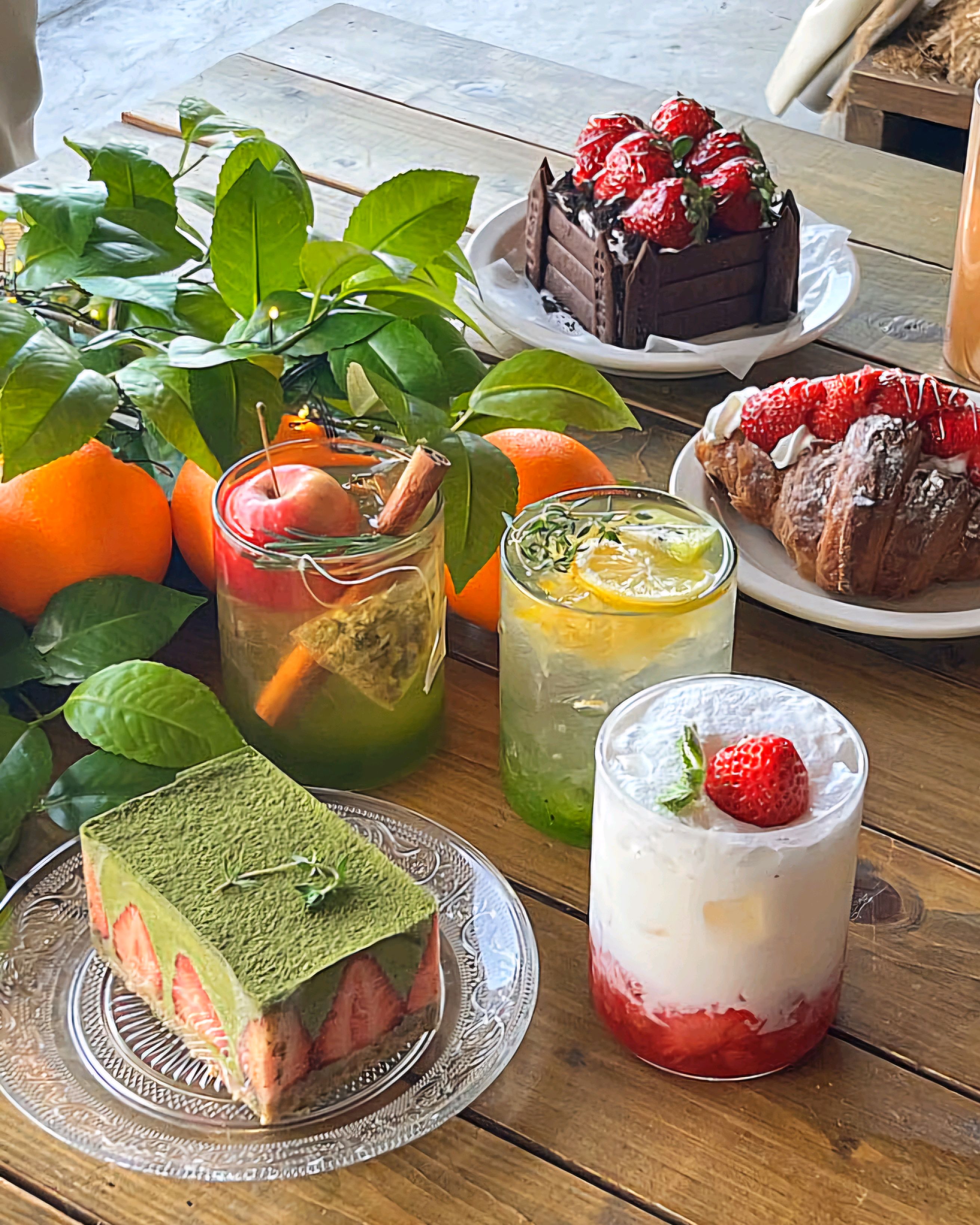 호텔 파티쉐가 만든듯한 퀄리티의 베이커리,맛이었습니다.뷰도 너무 좋고 카페 인테리어도 예뻐