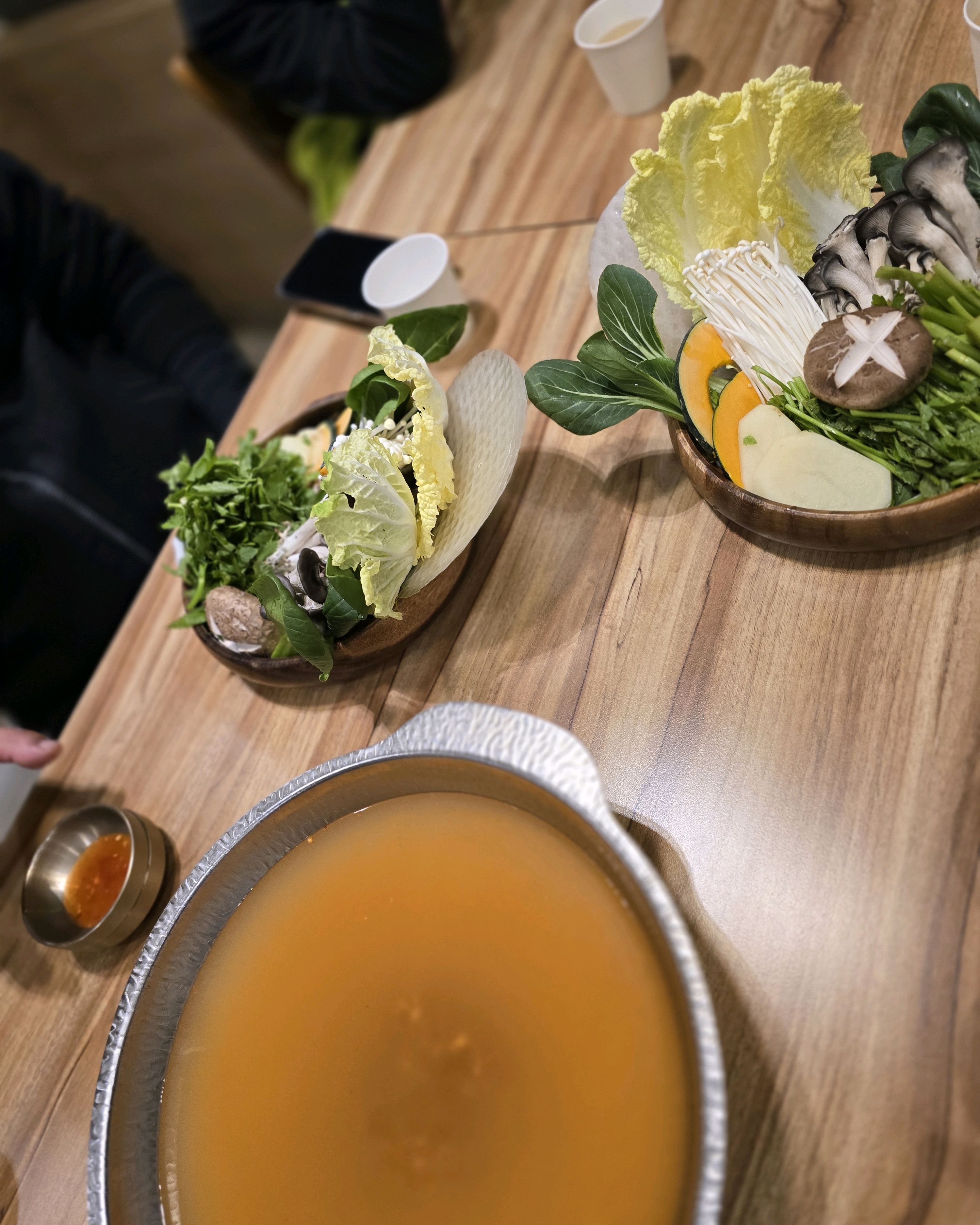 가족들과. 함께한 자리 너무 맛있어요 고기가 질이 너무 좋구요. 반찬도 샐러드도 최상. 너