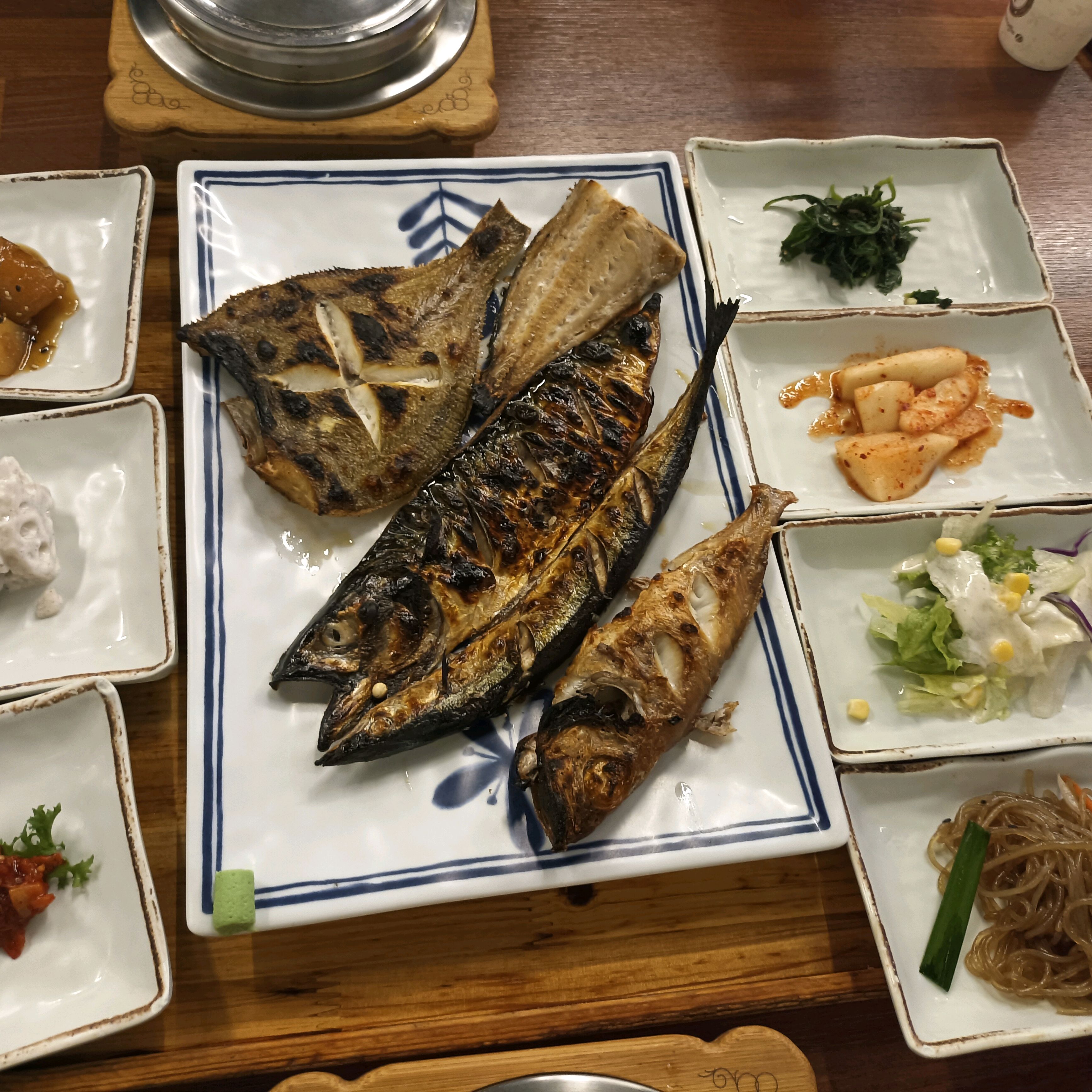 생선구이 바삭하니 너무 맛있어요~ 강릉 놀러와서 좋은 추억 남기고 갑니다. 직원분들도 다들