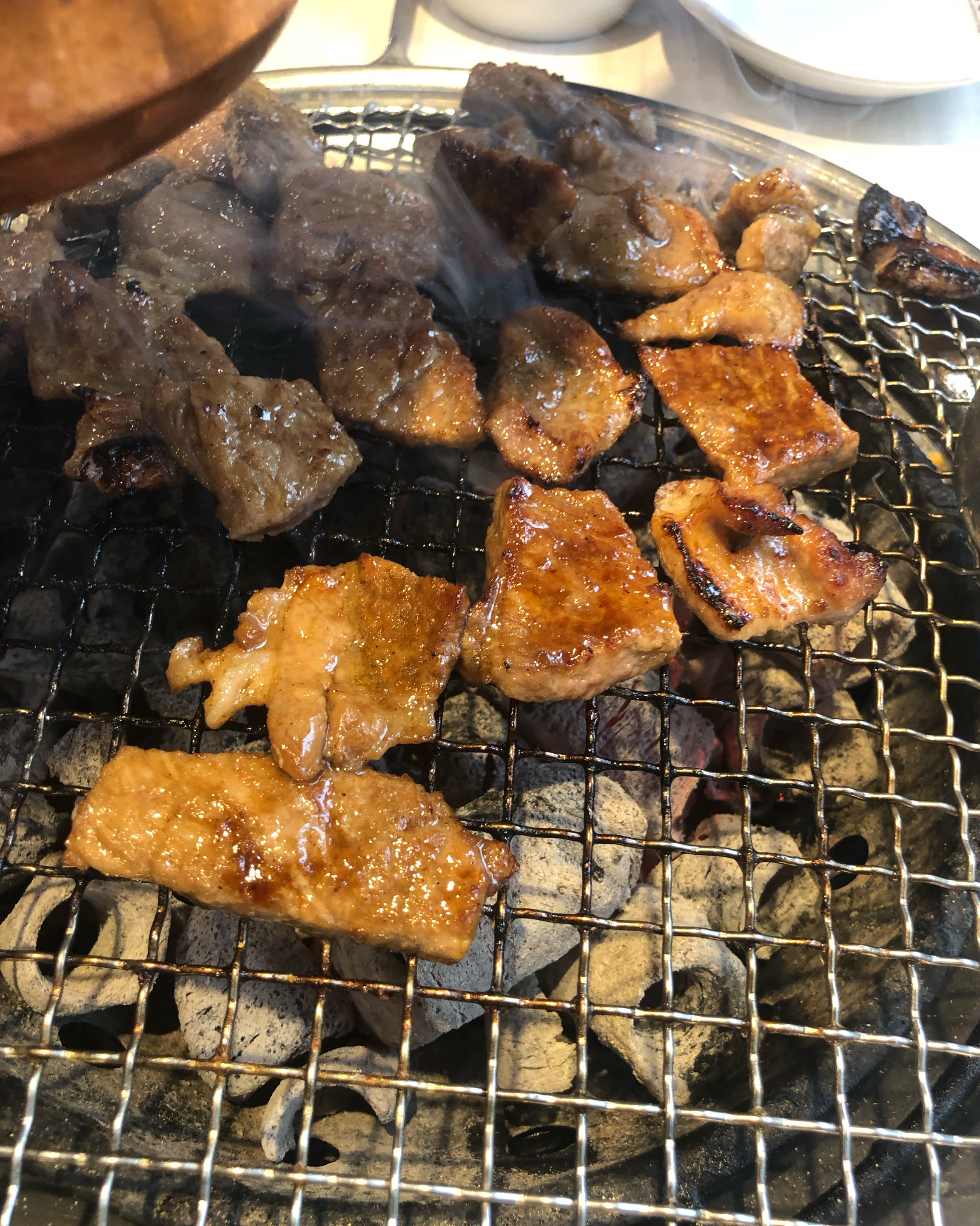 마침 명진사 먹을지 샤브샤브 먹을지 고민하다가 명진사 왔는데 샤브샤브가 생겨서 깜짝 놀랐어