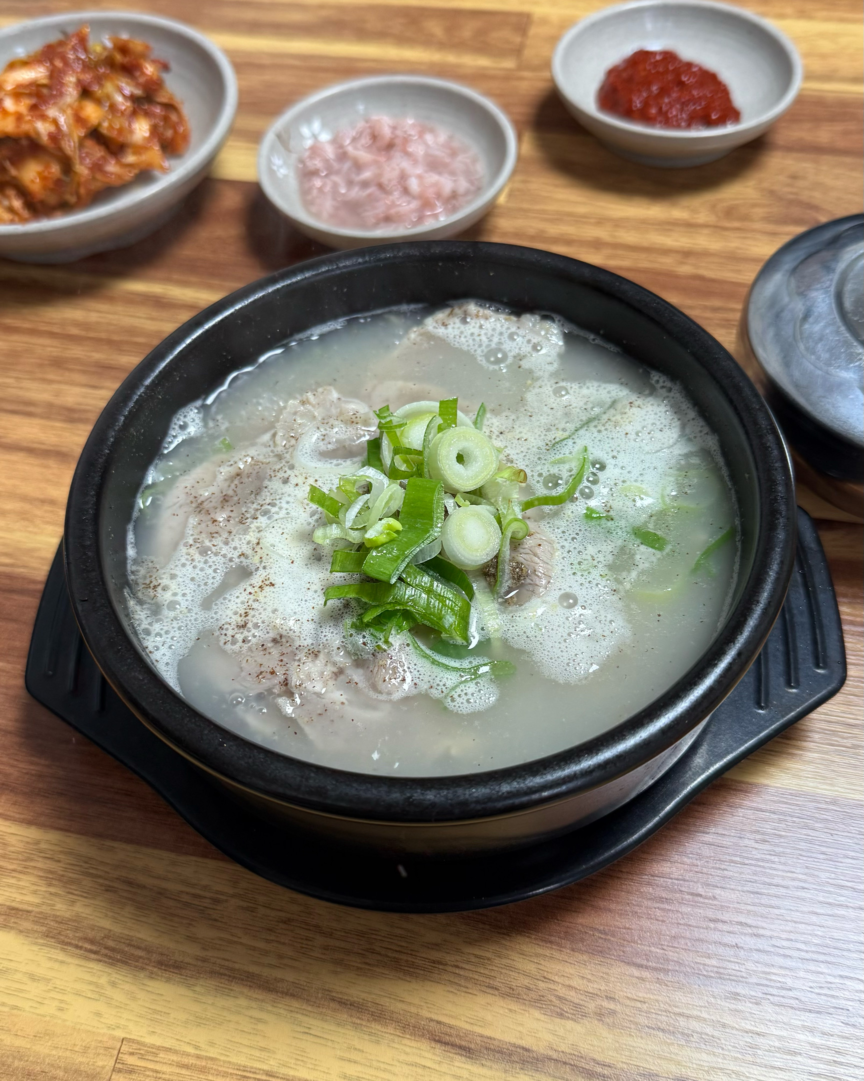 천호동 국밥중에 진짜 이렇게 깔끔하고 해장 잘되는 곳은 처음 인 것 같아요 앞으로도 자주
