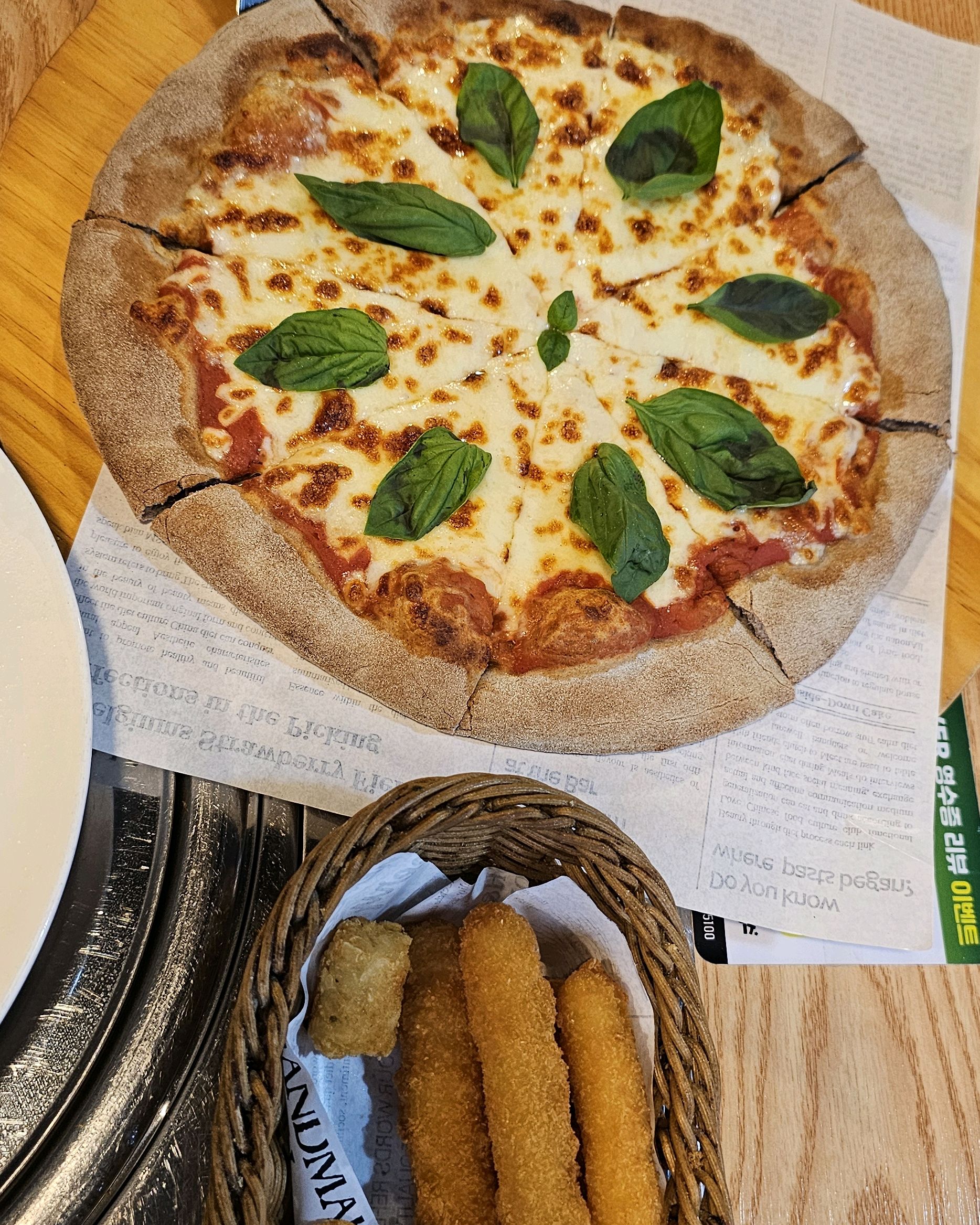 가족끼리 여러번 오며 떡볶이세트 안시켜본적은 첨이에요^^ - 불당동 맛집 아띠랑스 천안불당점