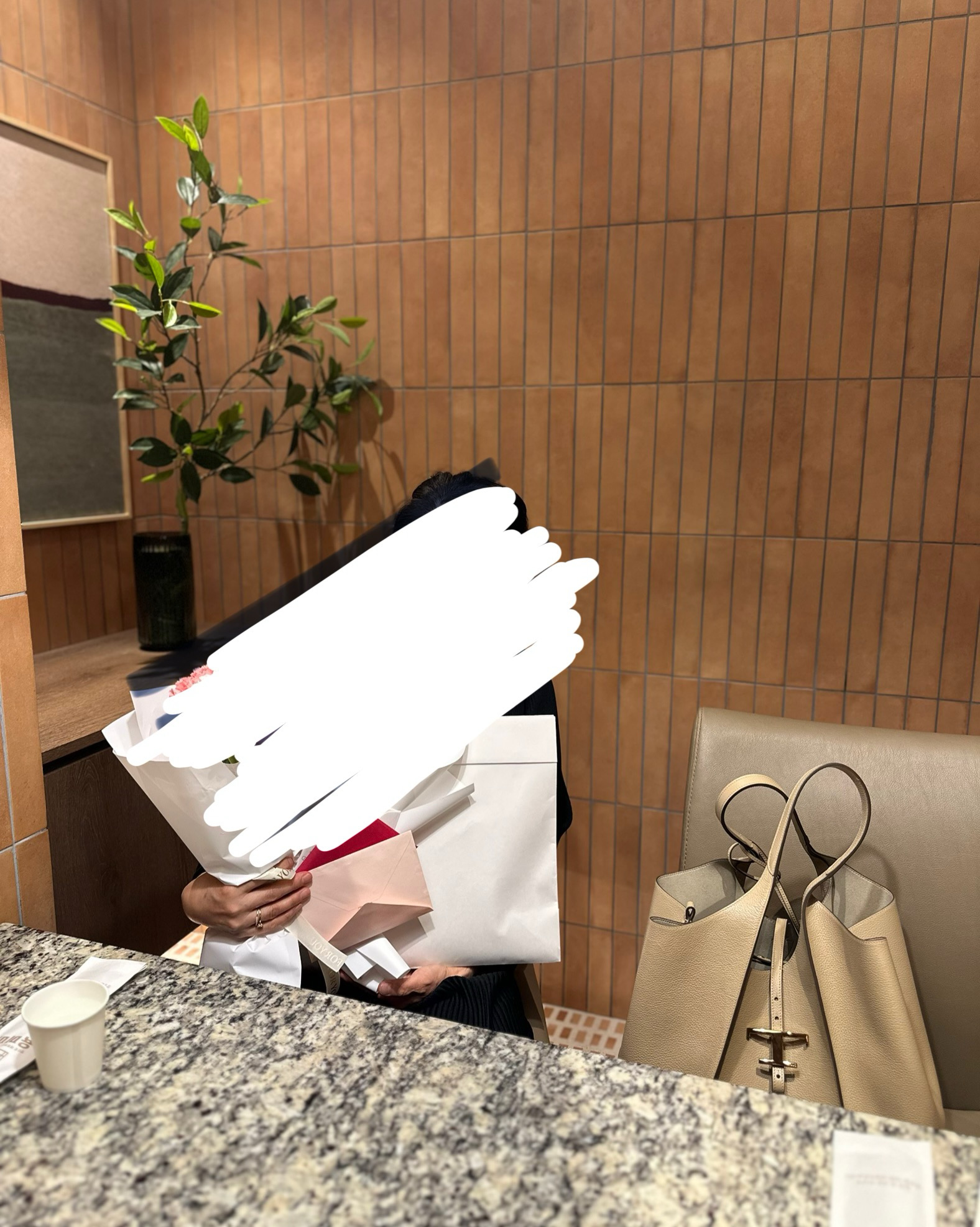 넘넘 맛있어요! 우연히 들어갔다가 만족해서 다시 방문했어요! 프리미엄룸 4인갔는데 깔끔하니