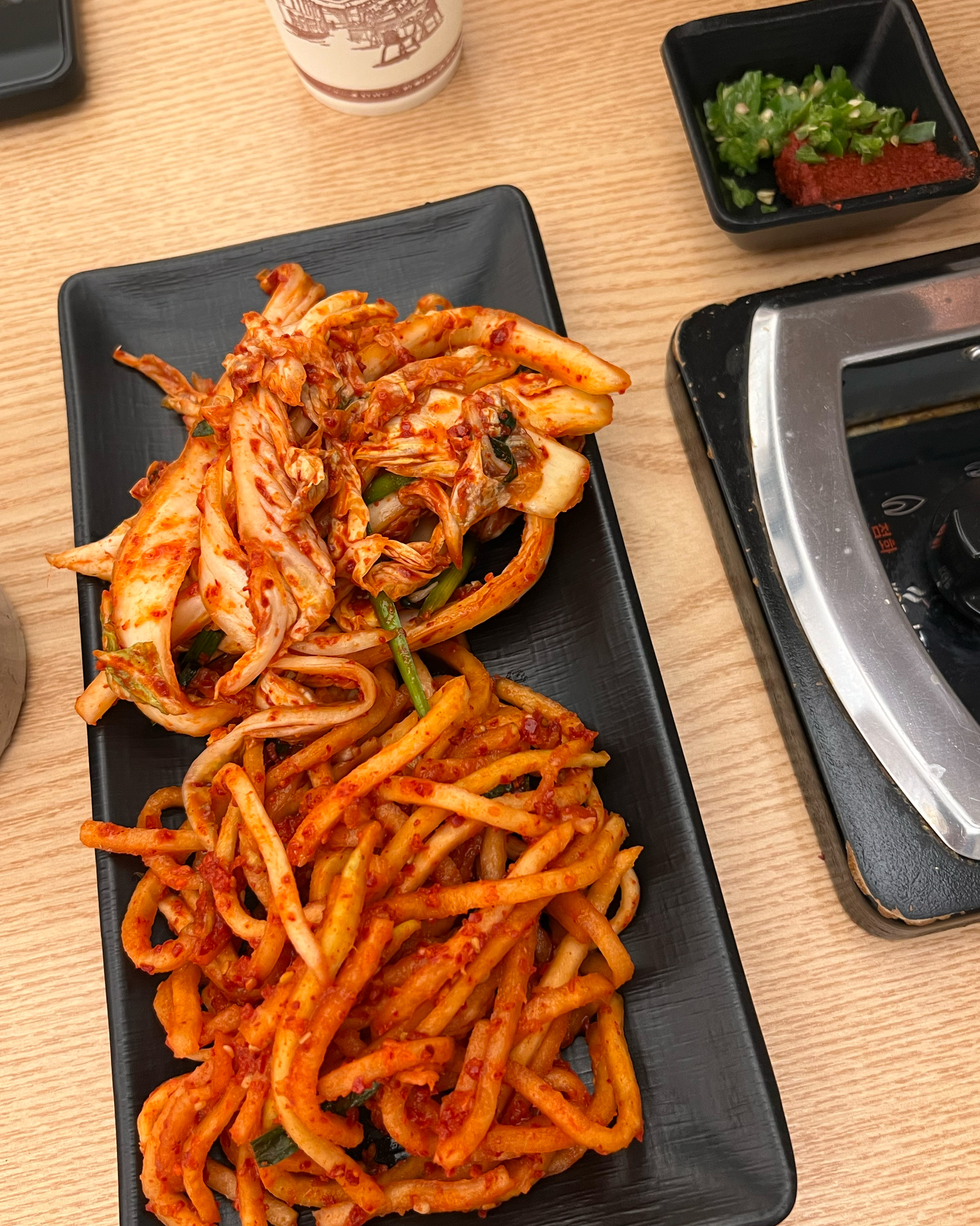 칼국수가 땡겨서 첫 방문해봤어요. 천안에 궁전해물칼국수가 유명한 곳이더라구요. 매장 분위기