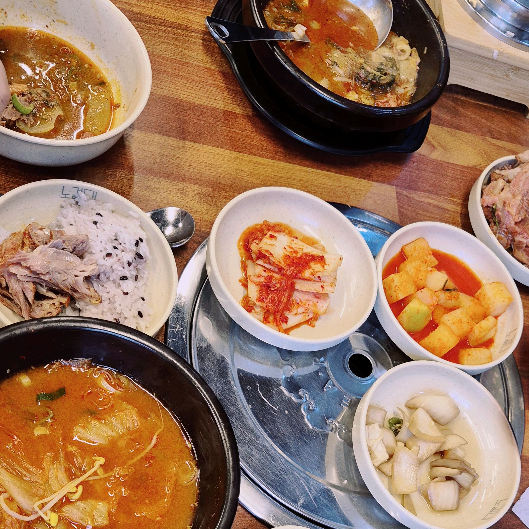 24시간영업이라 아침먹으러 왔어요. - 불당동 맛집 노걸대감자탕 불당점
