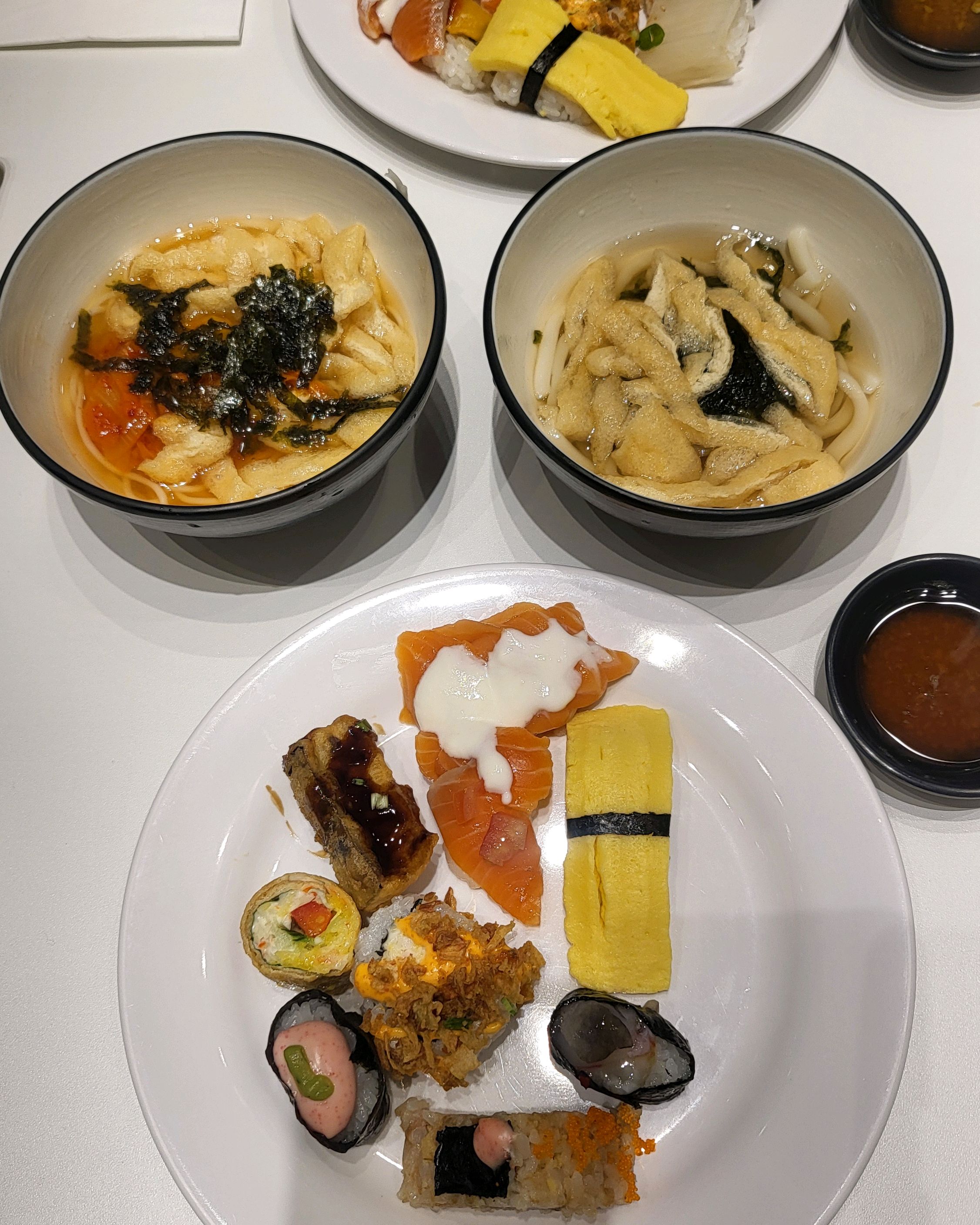 애슐리는 항상 과천점만 이용해요!!! 그정도로 음식도 맛있고 매장도 관리잘되는거같아요!!