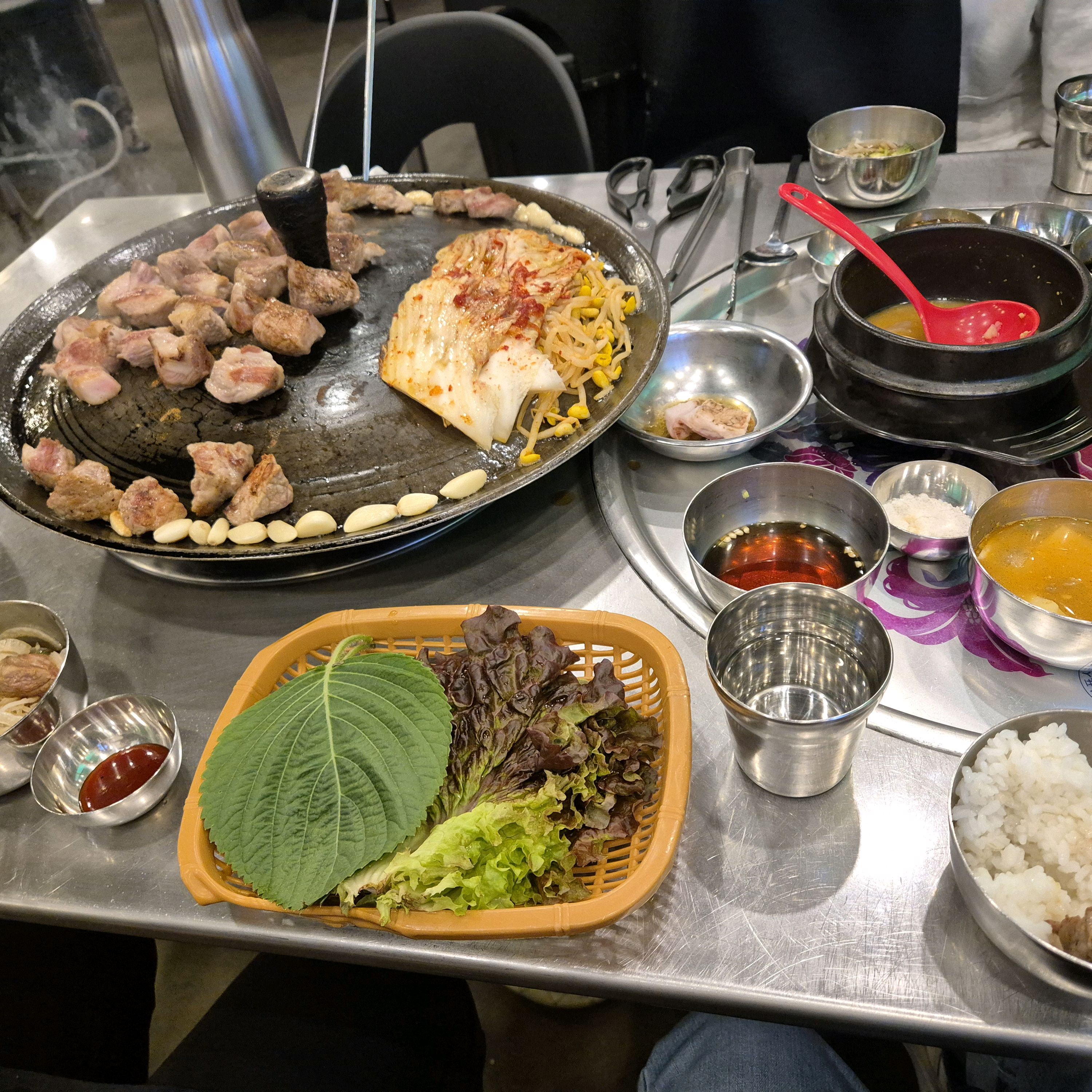 동네 맛집이라 가끔 옵니다. 어린이날이라 아이랑 같이 외식하러 왔어요. 직원들 친절하고 고