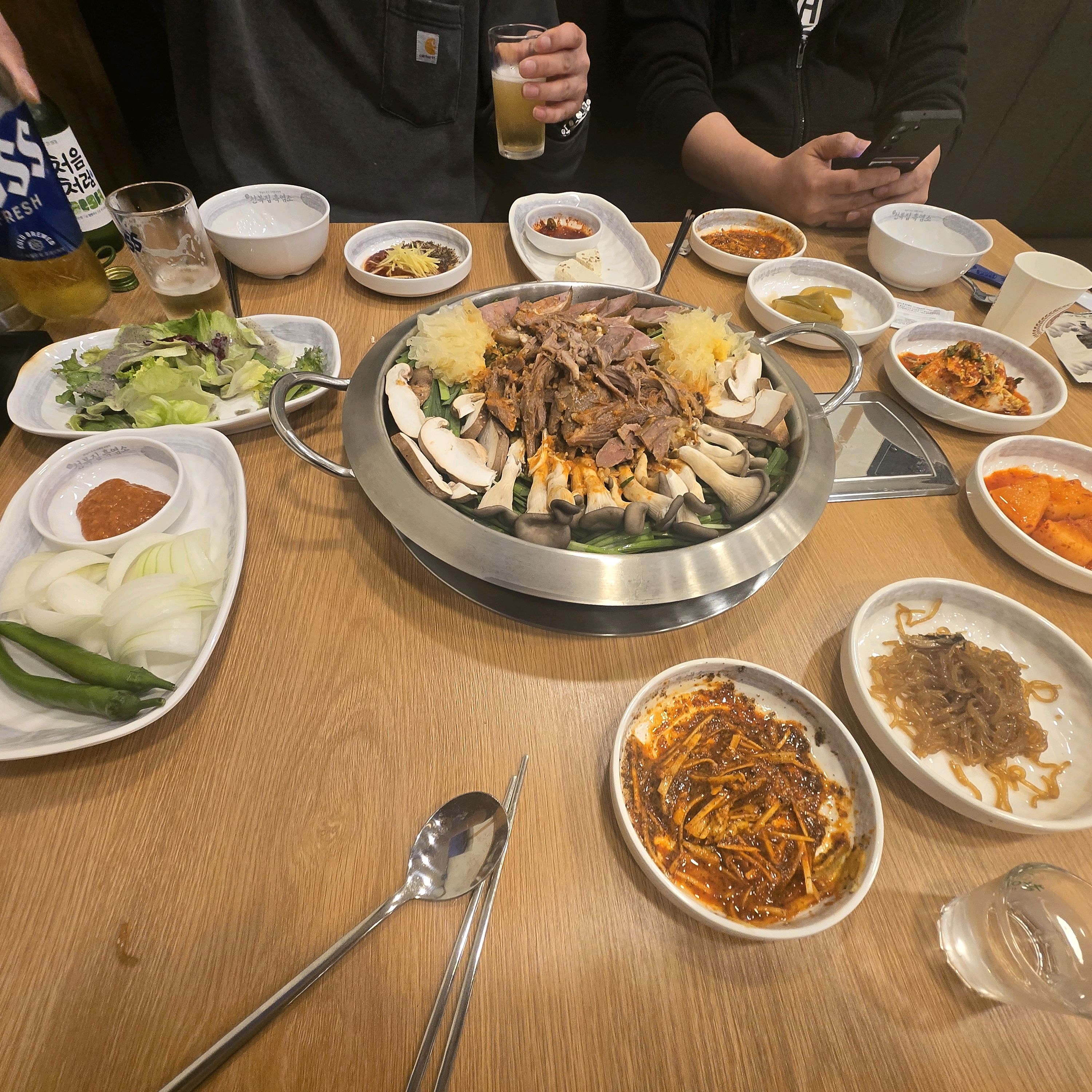 지인들과 전골/ 무침 시켰어요 - 권선동 맛집 천복집 흑염소 수원권선점