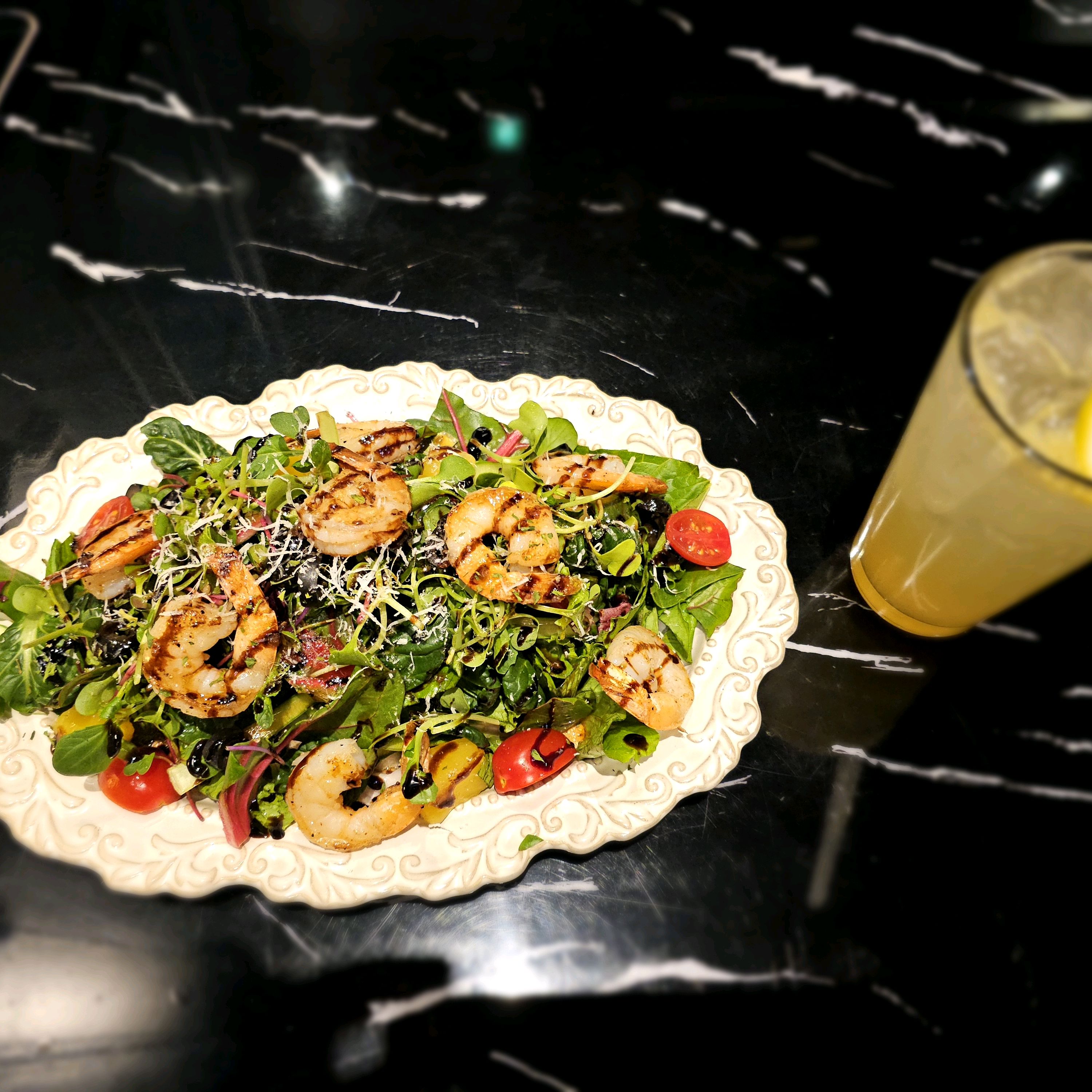 분위기 좋고 음식도 맛있어요~오랜만에 기분 좋고 행복한 시간 보냈어요~ - 불당동 맛집 컴히얼 천안불당점