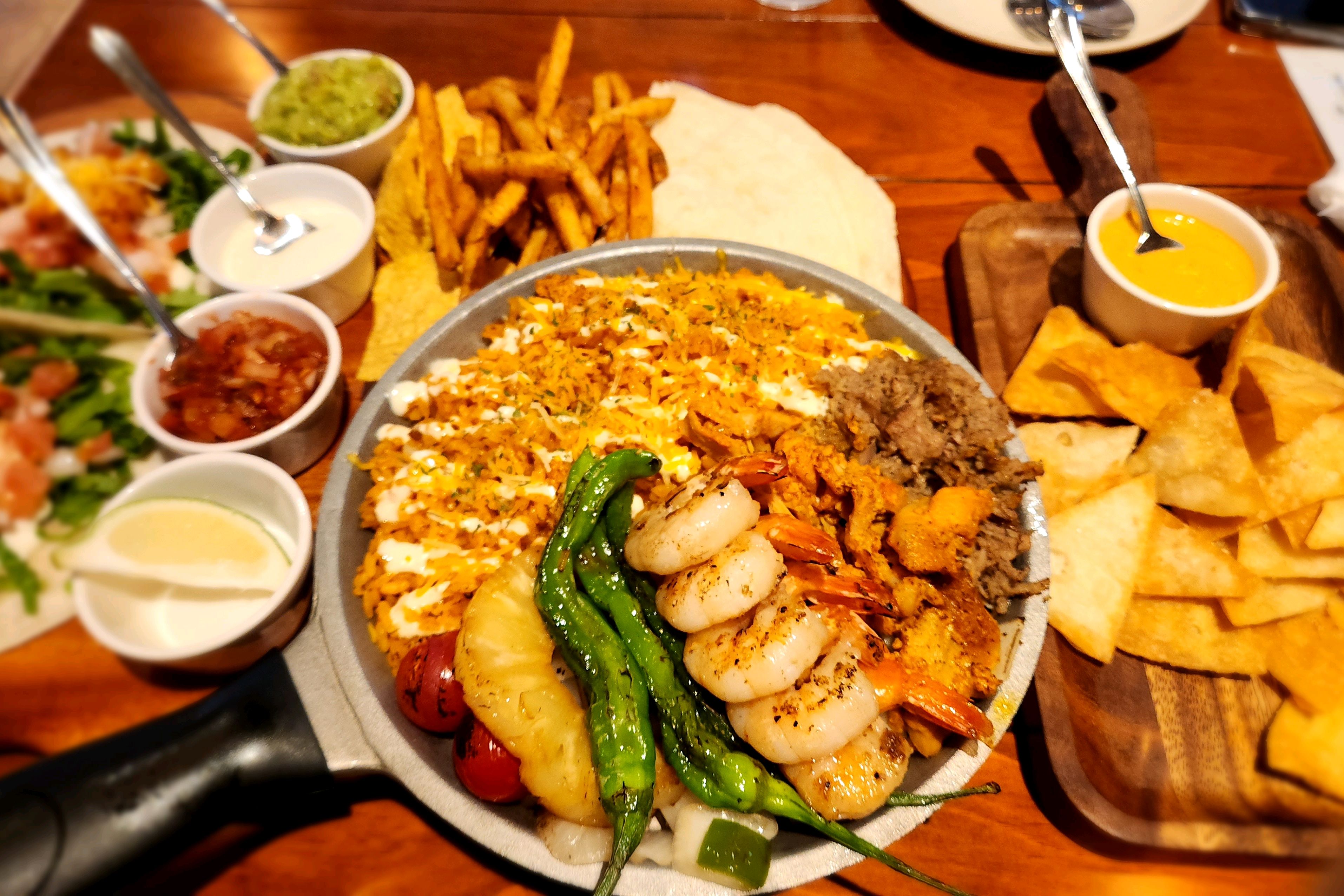 고덕신도시에 새로 생긴 타코맛집이네요~^^ 재료도 신선하고 식감도좋아서 맛이 일품입니다~매