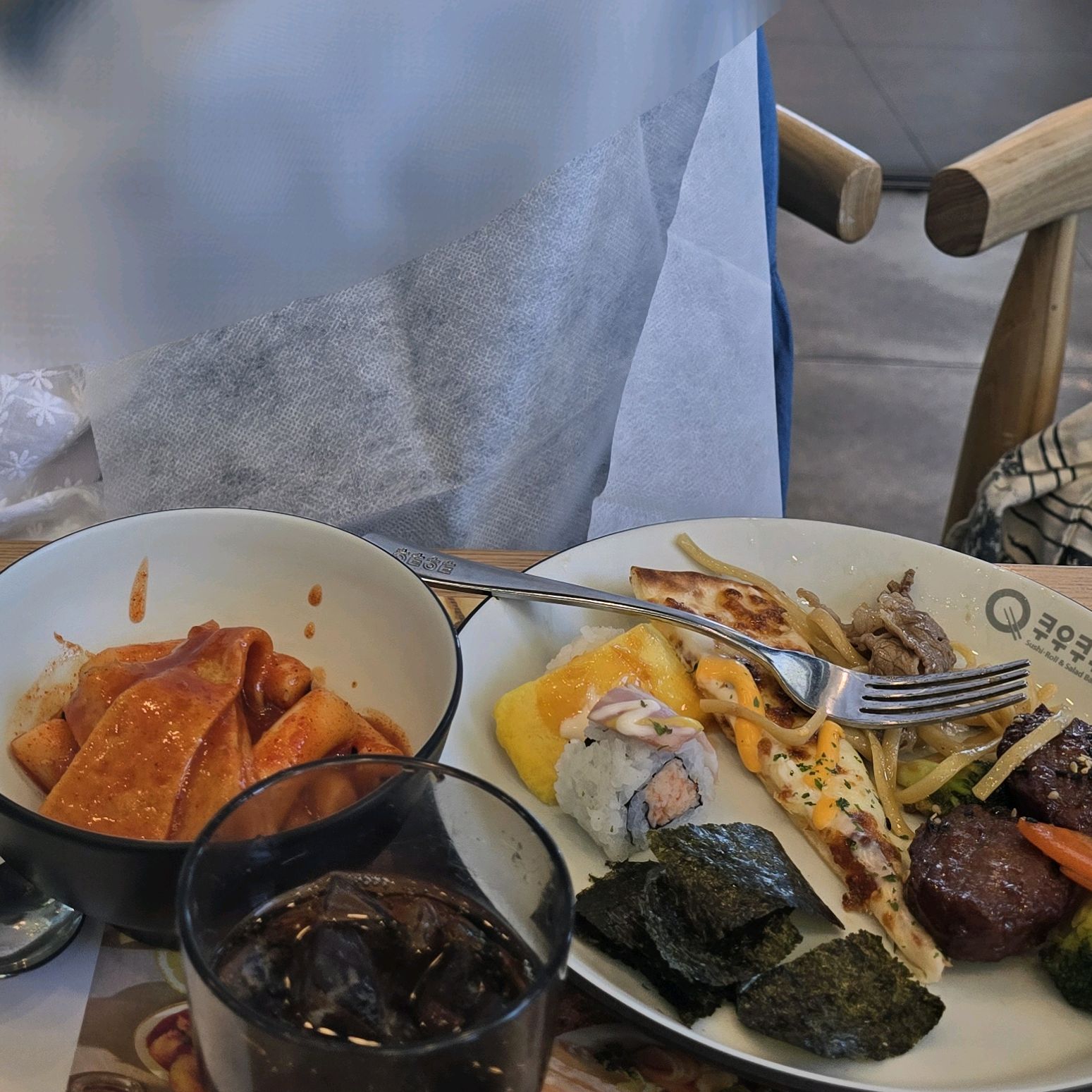 옮긴 곳으로 처음 가 보았는데, 자리가 엄청나게 넓고 - 원주 무실 맛집 추천 쿠우쿠우 원주무실점