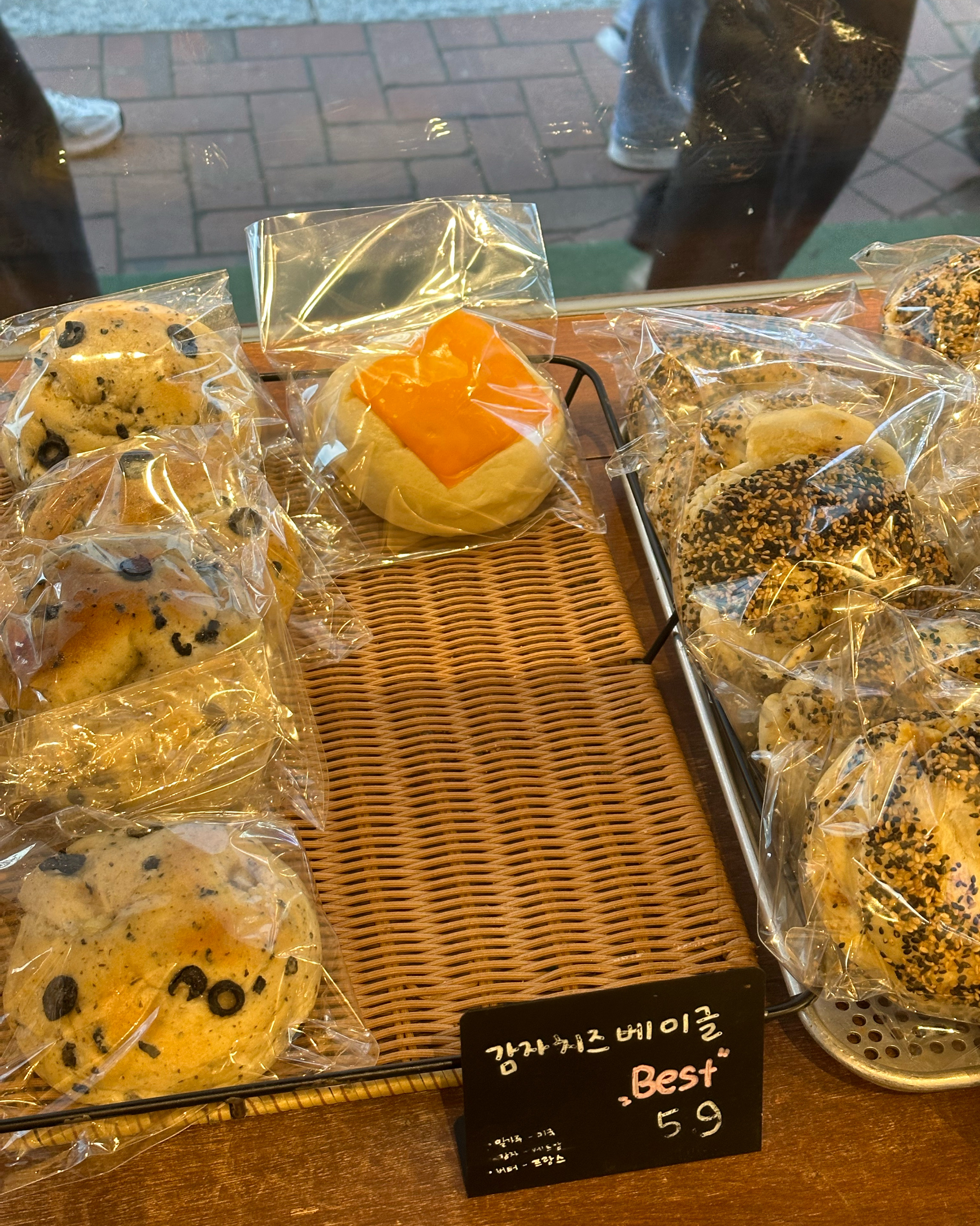 감자치즈베이글 비싸지만... 런베뮤 생각날때 먹기 괜찮아요 - 대구 맛집 버터베이크
