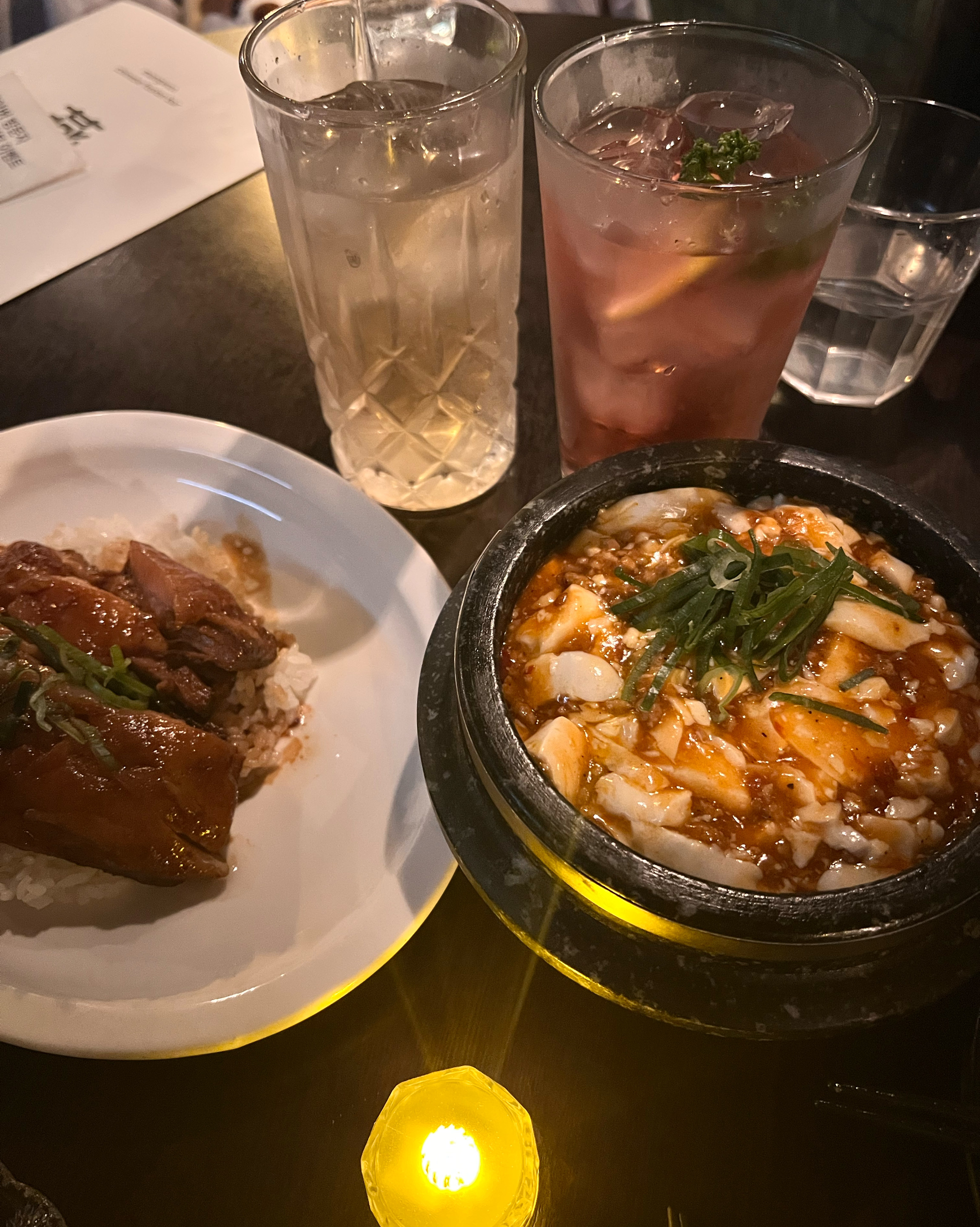 근처사는 친구가 추천해준 맛집!!! 분위기좋고, 중국음식.안주+고량주를 주로 판매하는 가게