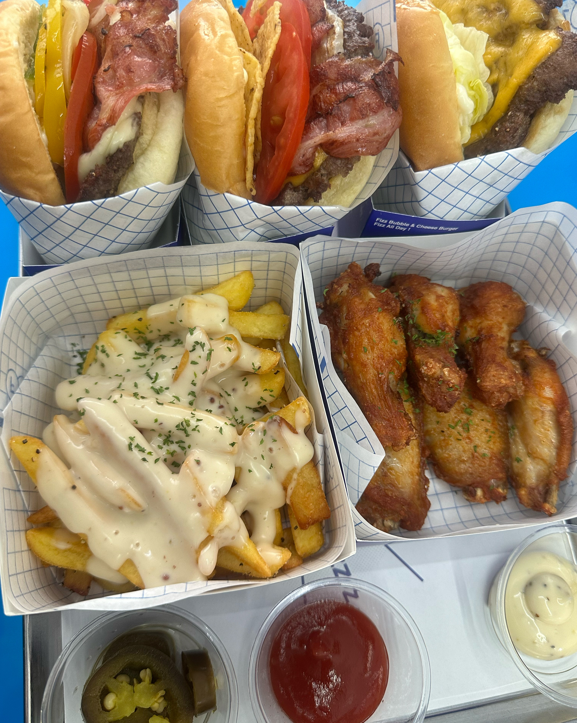 맛있다고 해서 들렸어용 가겯댜가 있눈만큼 맛도 좋아요!! 붐위기도 좋구용 - 제주 맛집 피즈 애월