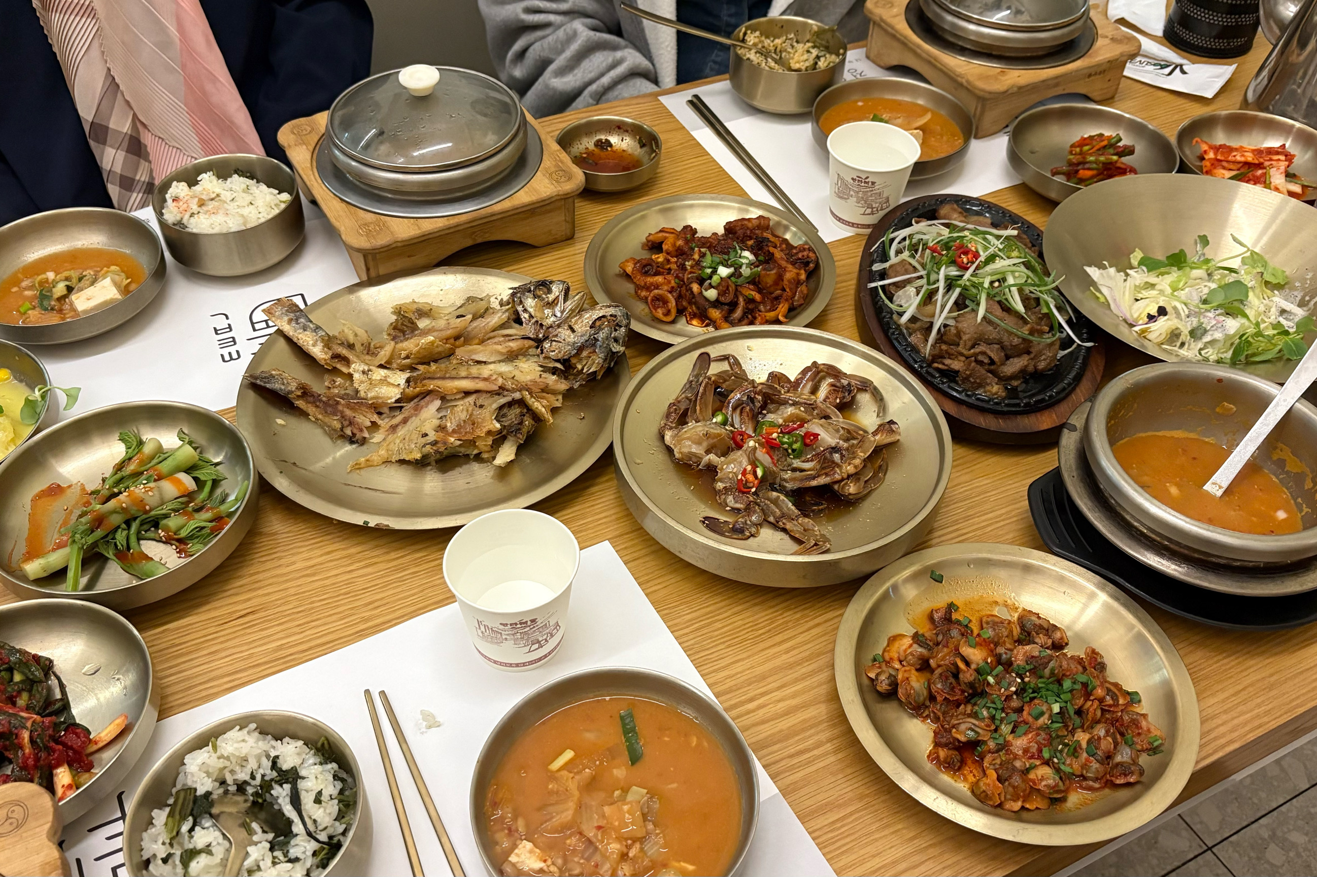 어버이날 맞이해서 가족들과 방문했는데 메뉴 구성 정말 알차고 양도 많아서 배 터지게 먹었어