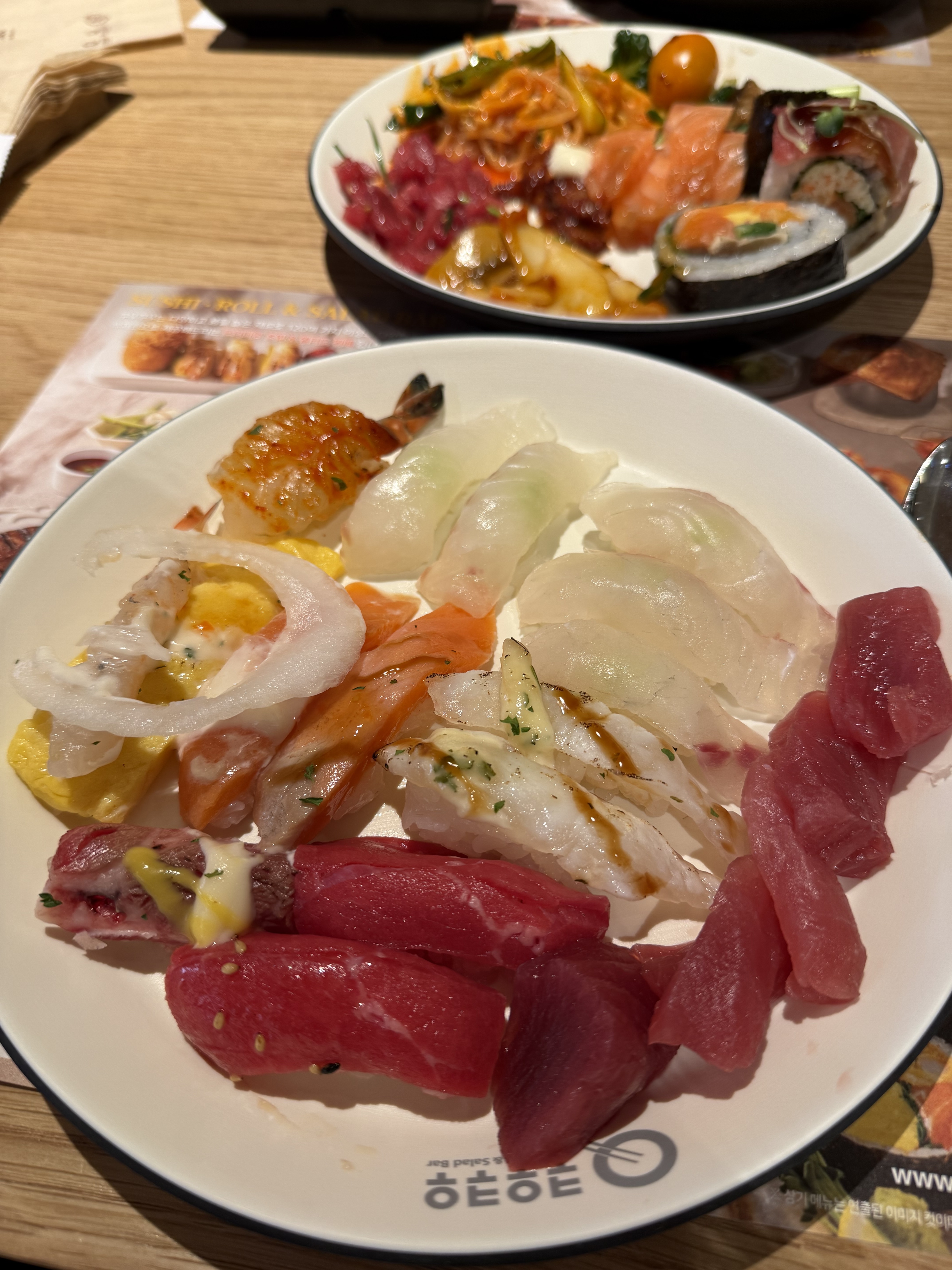 음식 종류도 다양하고 맛있어요(야무지게 먹었다 생각하는데도 못먹고 나온 음식들도 많아요) - 동탄 맛집 추천 쿠우쿠우 동탄점