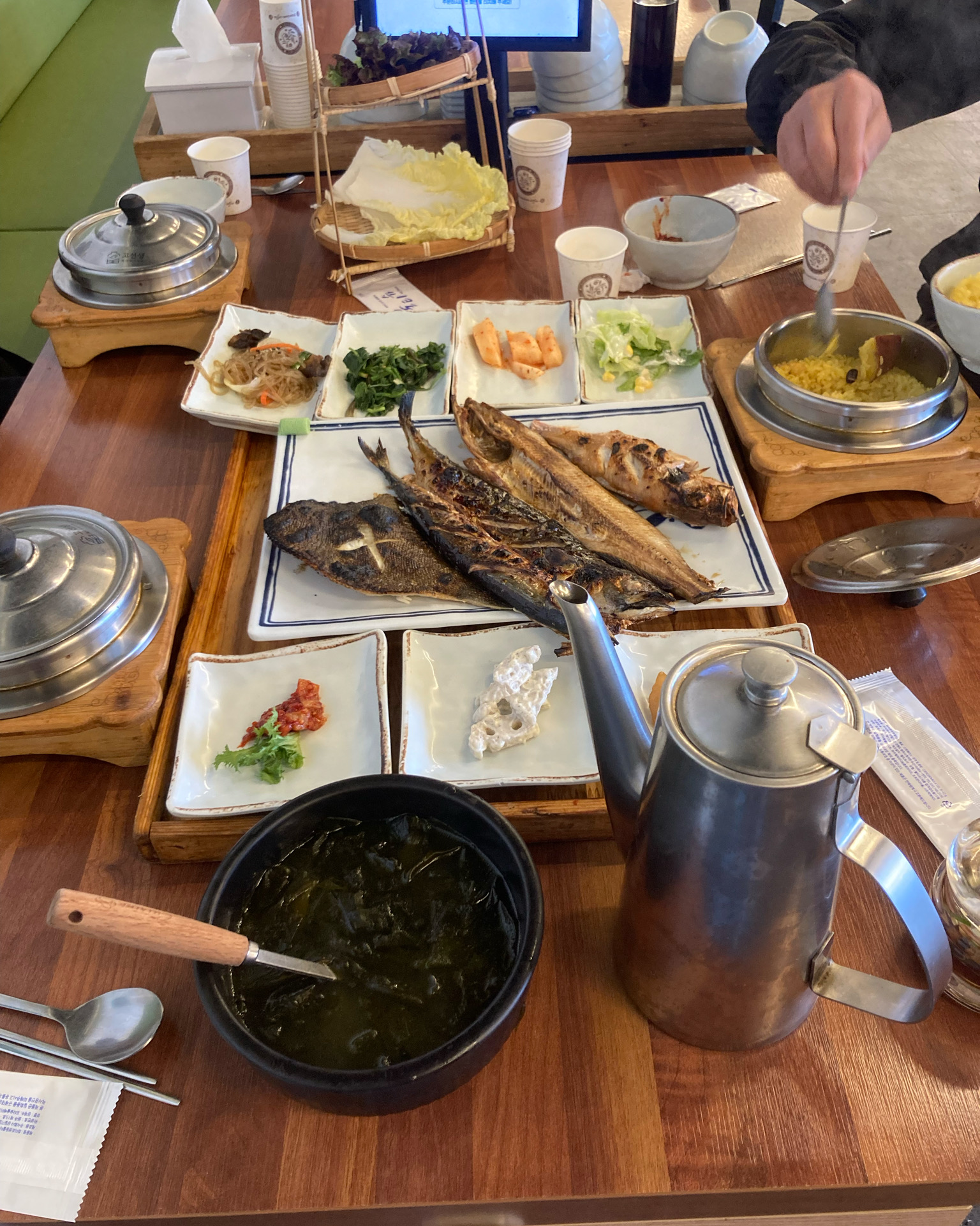 오랫만에 가족여행중 찾은 맛집입니다~~ 생선도 맛있고 솥밥도 맛있게 잘먹었습니다. 셀프바도