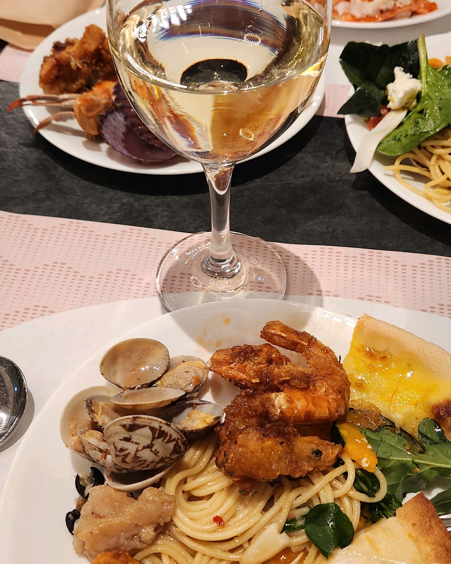 재료들이 전부 신선하고 디저트 메뉴도 맛나고 와인도 좋았습니다.^^ - 동탄역 맛집 빕스 동탄롯데백화점점