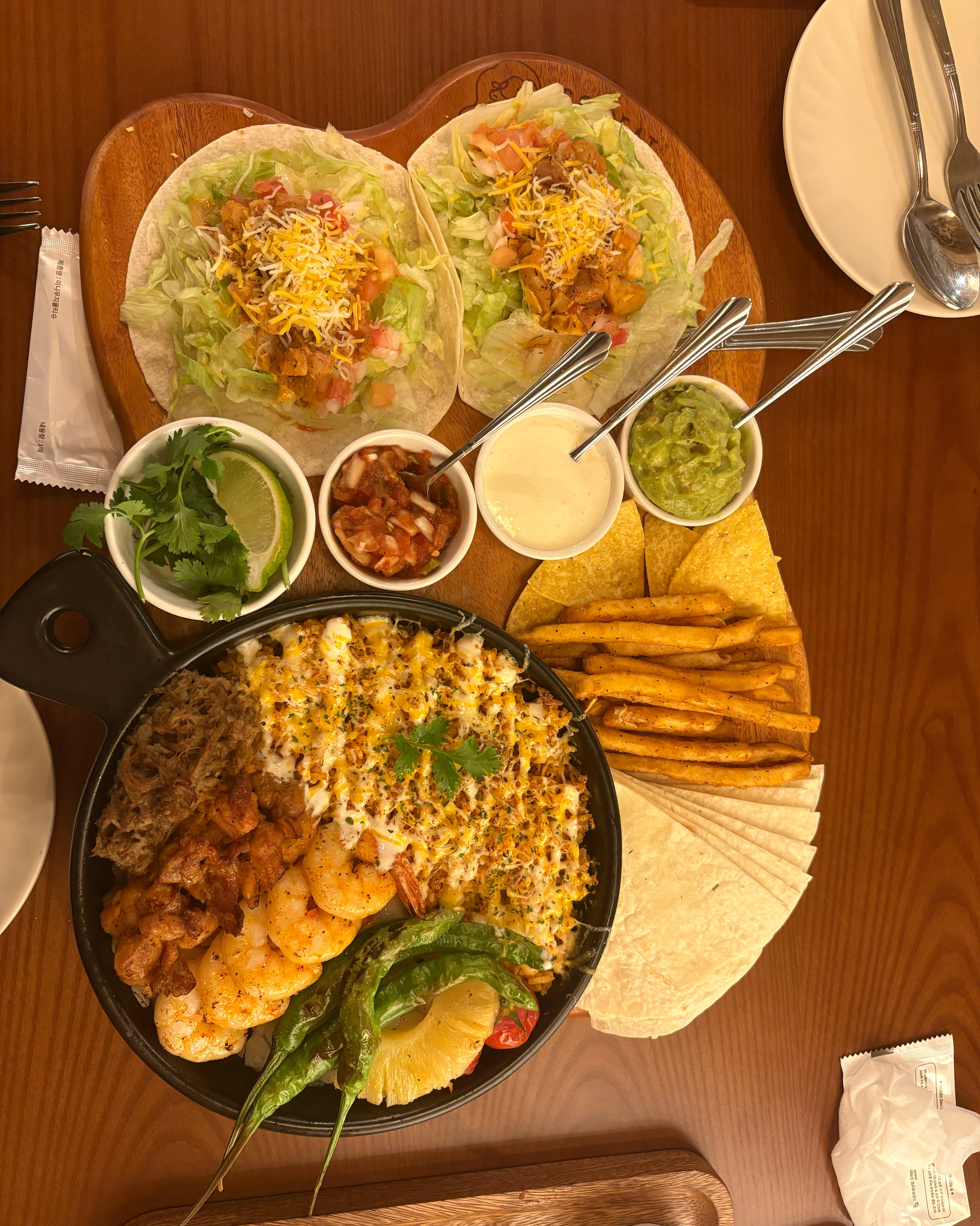 엄마의 추천으로 아빠랑 같이 왔다 갔는데, 세트메뉴 가격 비싸지만 맛의 퀄리티도 너무 만족