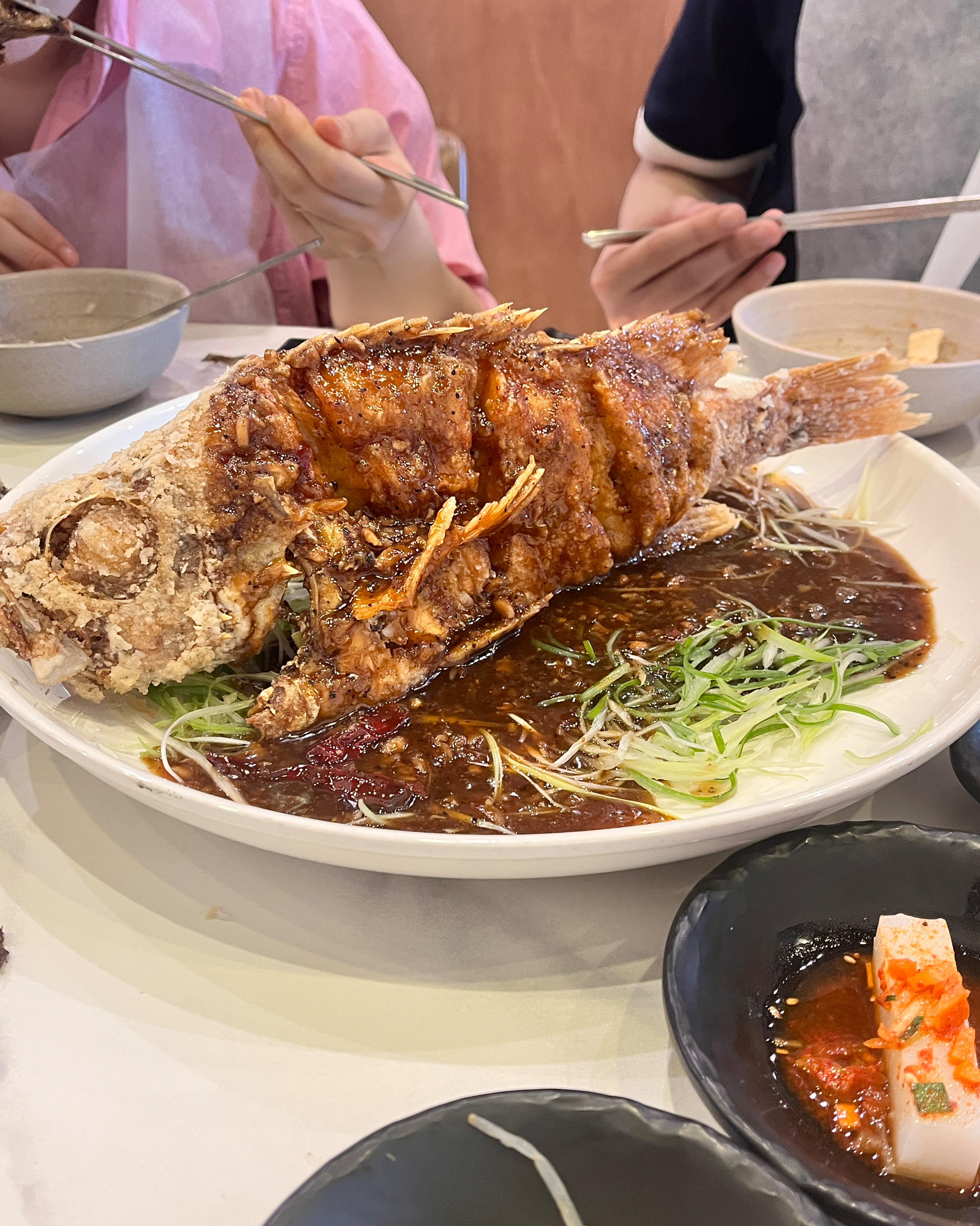 정말 맛있고 음식들도 보는맛이 있네요 다음에 또 먹으러 올게요! - 인천 맛집 을왕리 꾸덕집 송도직영점