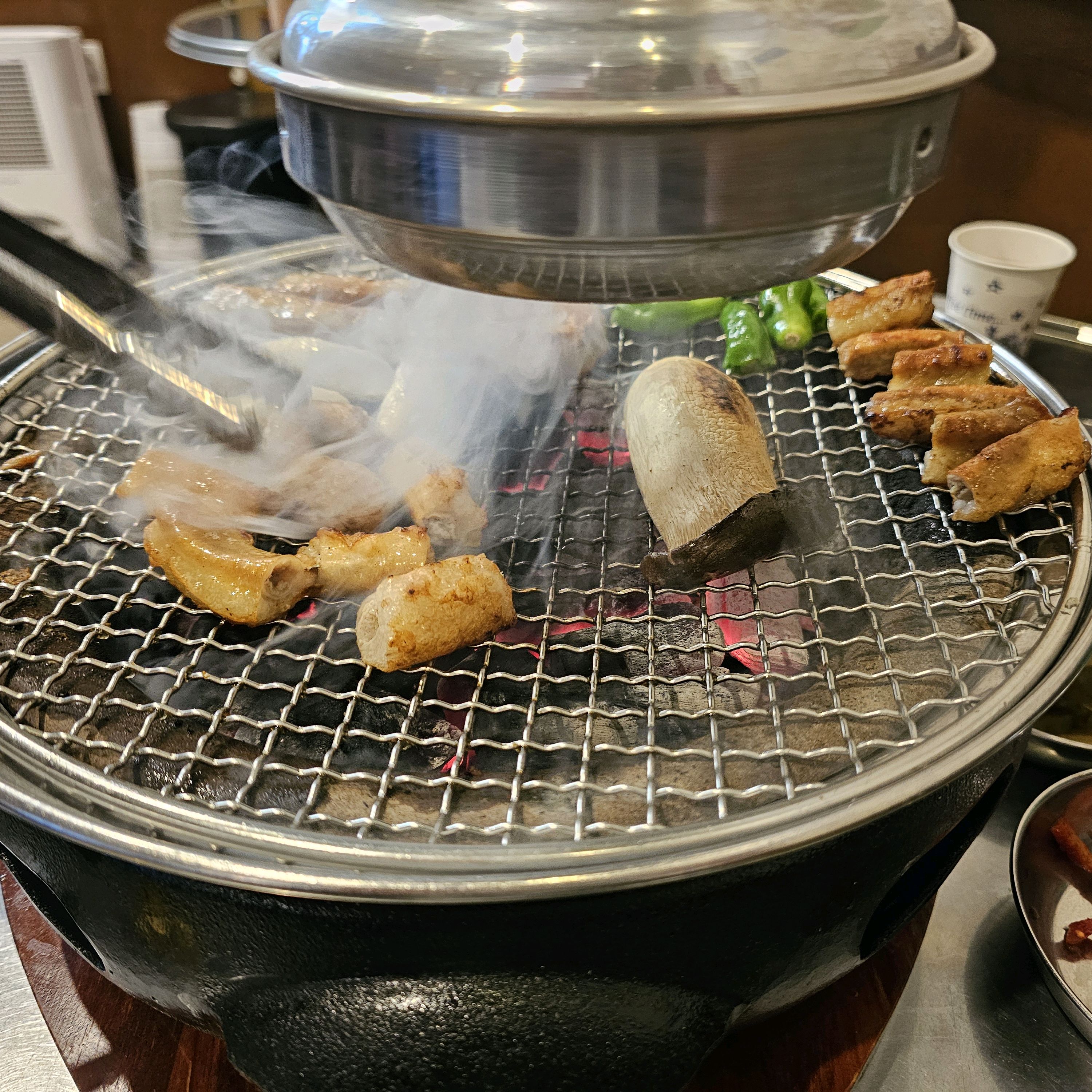 매장 너무 깔끔하고 연기도 안나고 너무 맛있어요. 진짜 신선하고 맛있는 한우 곱창이에요 :