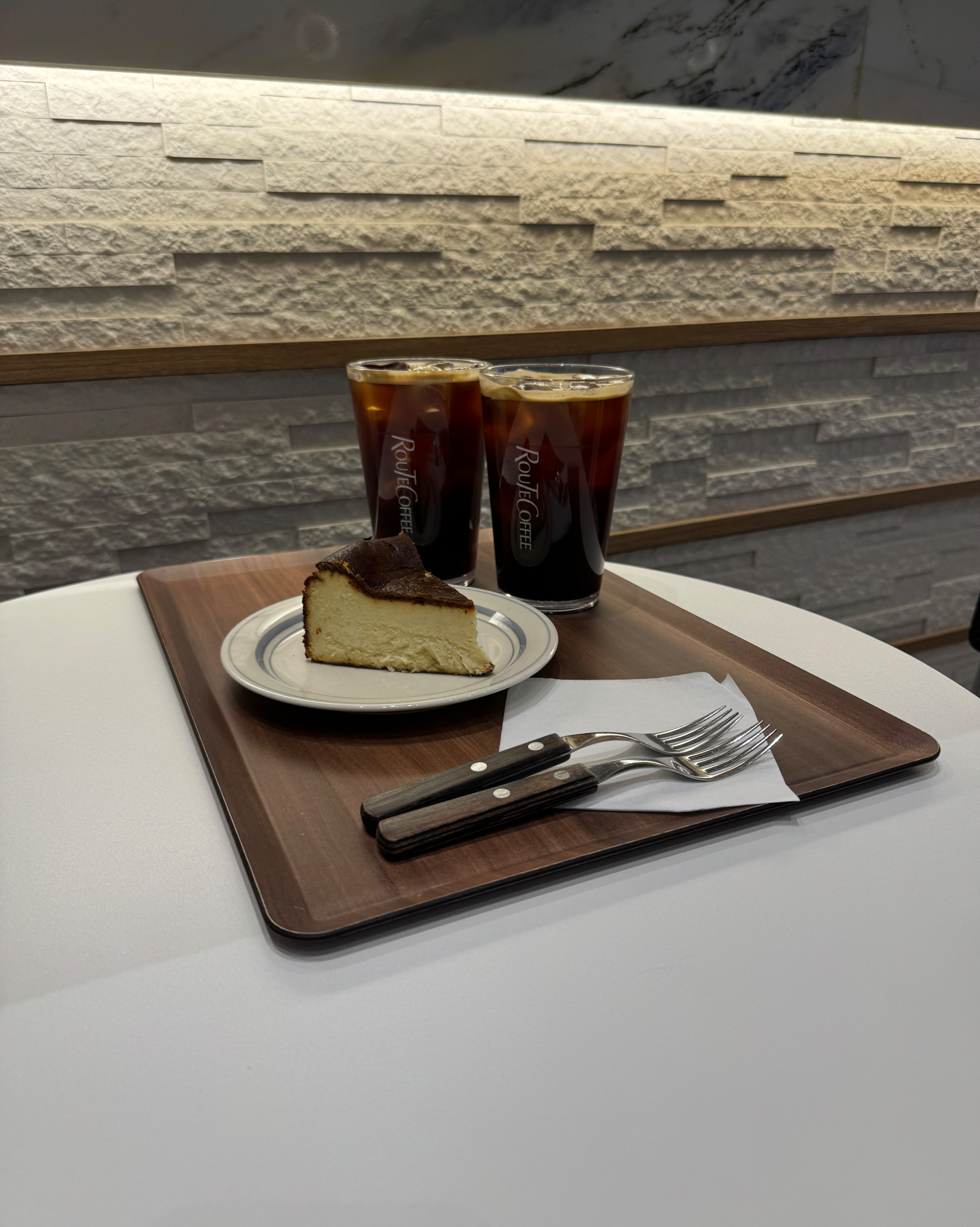 매장 엄청 넓고 쾌적합니다 - 불당동 맛집 루트커피 신불당점