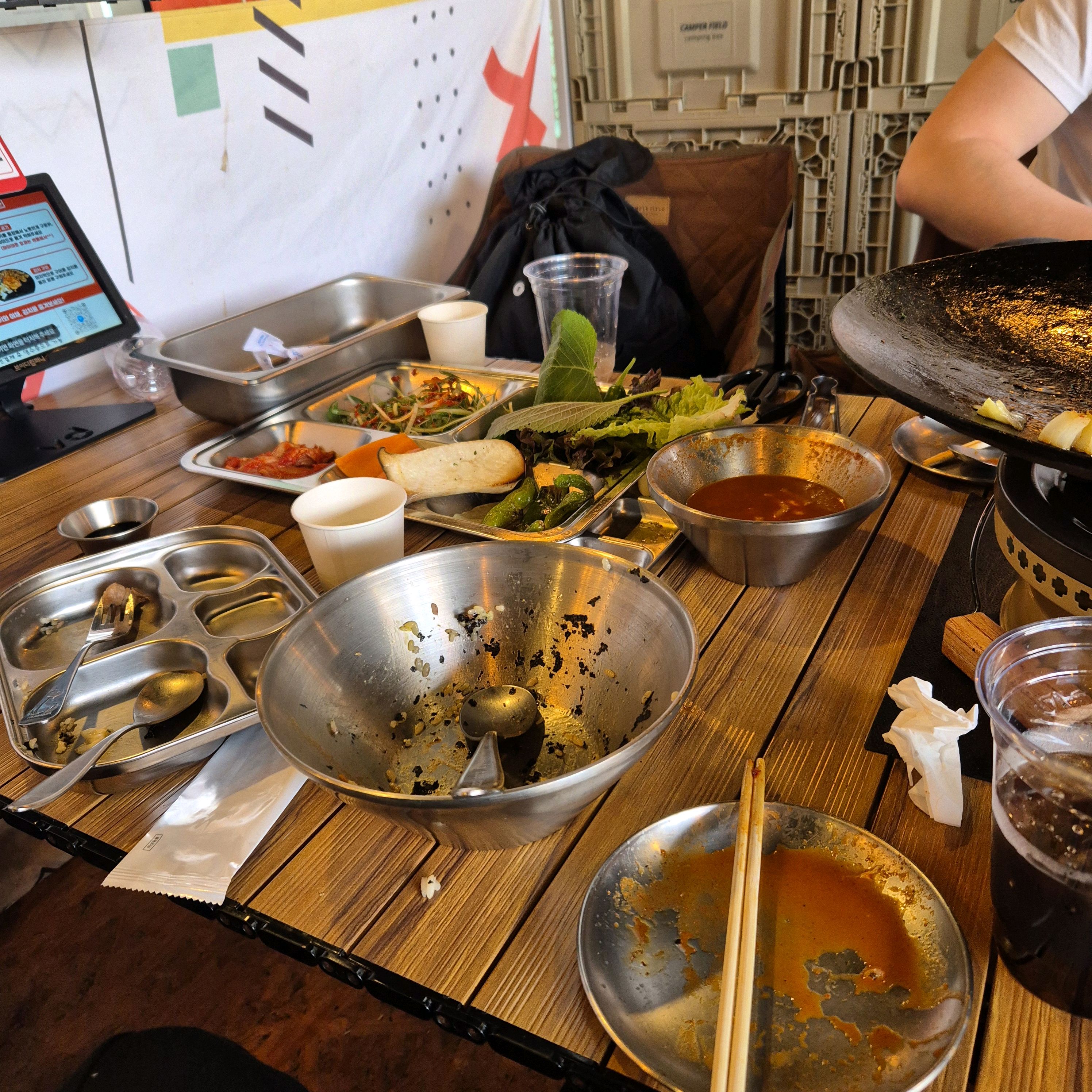 완그릇하고 사진올립니다🔥🔥 - 인천 맛집 인천대공원 바베큐식당 인더캠핑