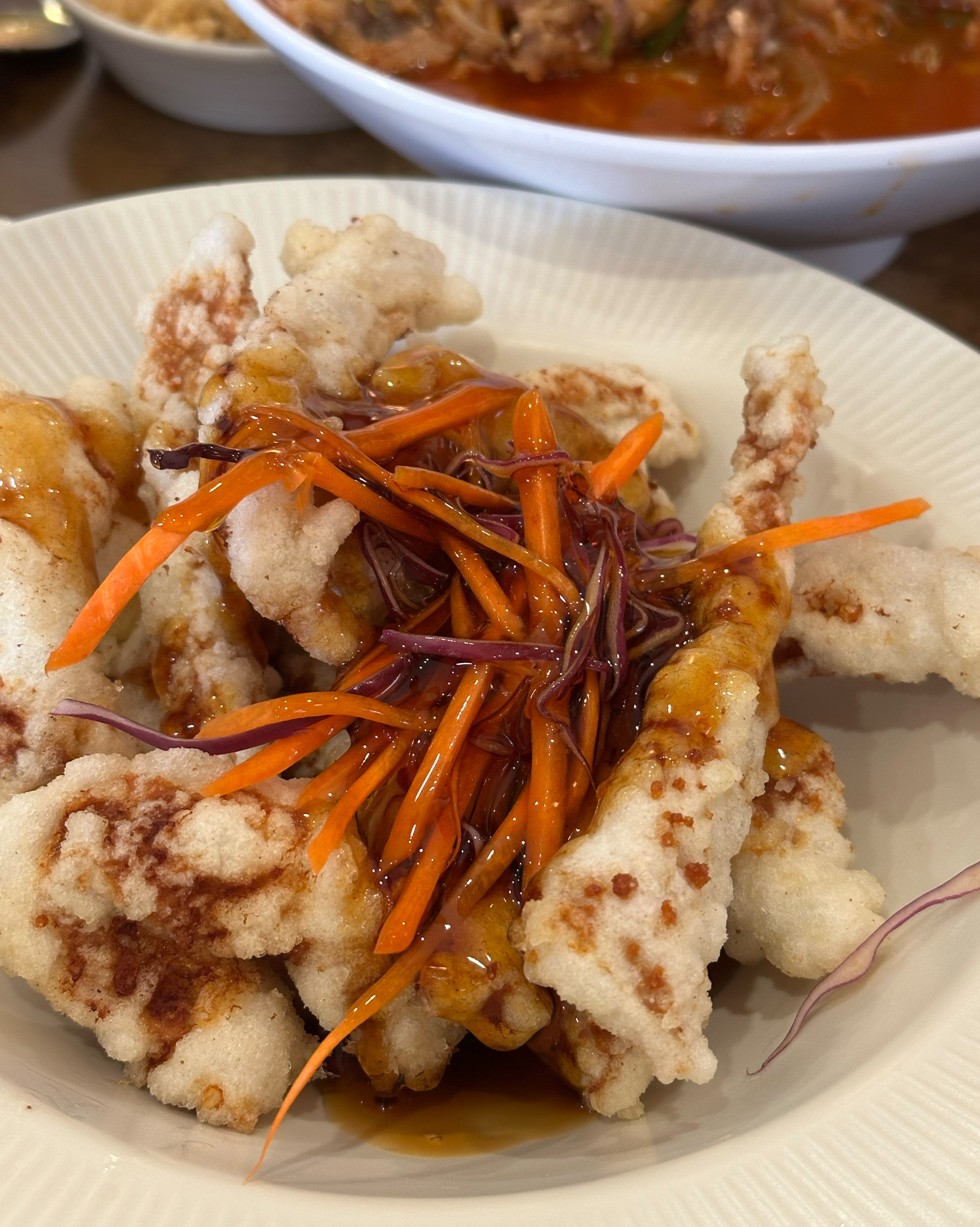 가족여행차 들렸는데 차돌짬뽕밥/면 탕수육 모두 정말 맛있게 잘 먹었어요. 어린이메뉴로 짜장