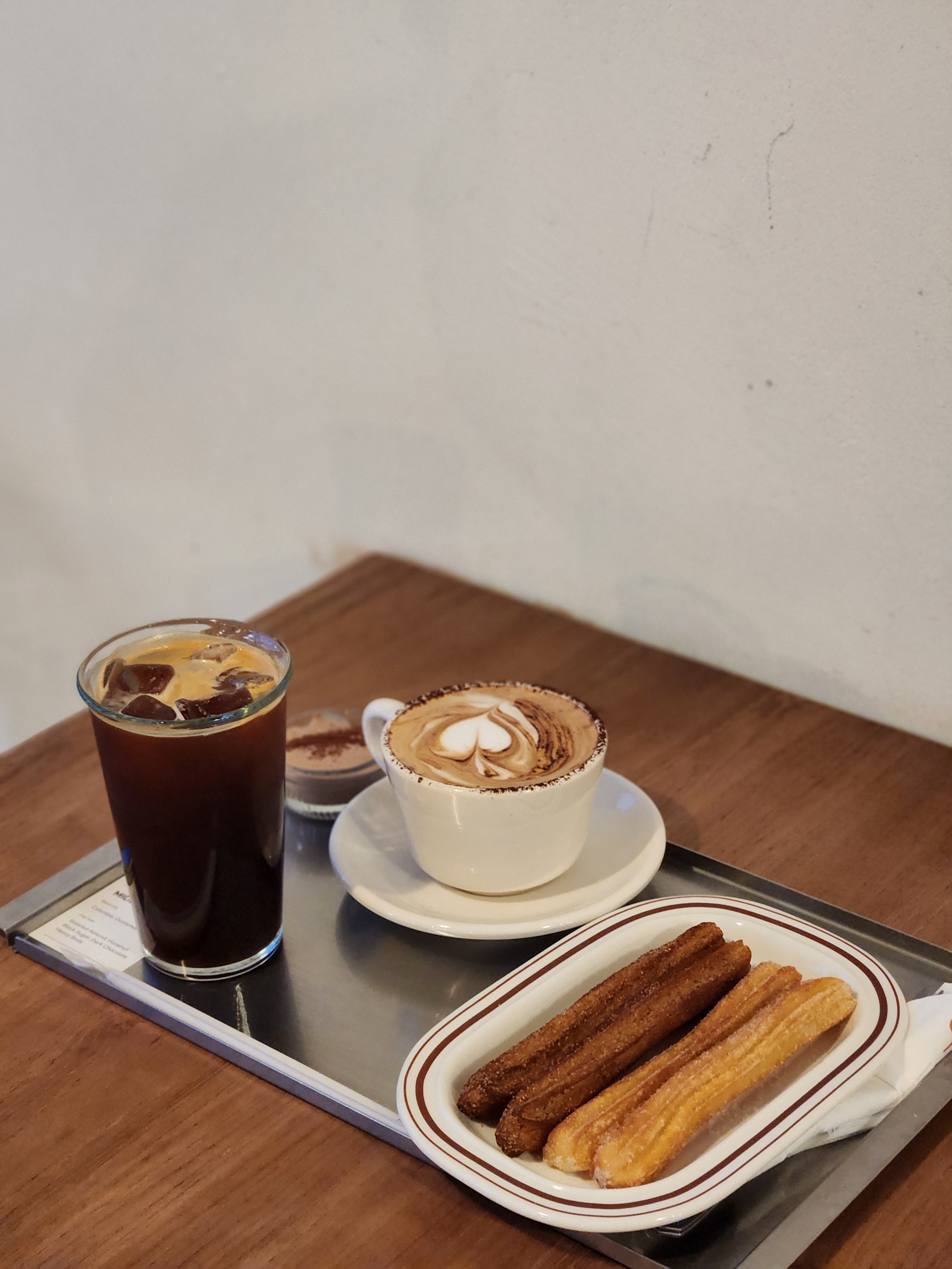 분위기도 좋고 소문대로 커피도 넘넘 맛있어요 😀 - 대전 맛집 미들슬로우 커피하우스 궁동점