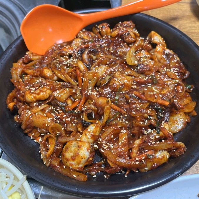 나만 알고싶은 맛집 이었는데 요즘에 손님들이 너무 많아요ㅜㅜ 그만큼 맛이 있다는거겠죠 - 대전 맛집 대전 칼국수 족발 쭈꾸미볶음 본점
